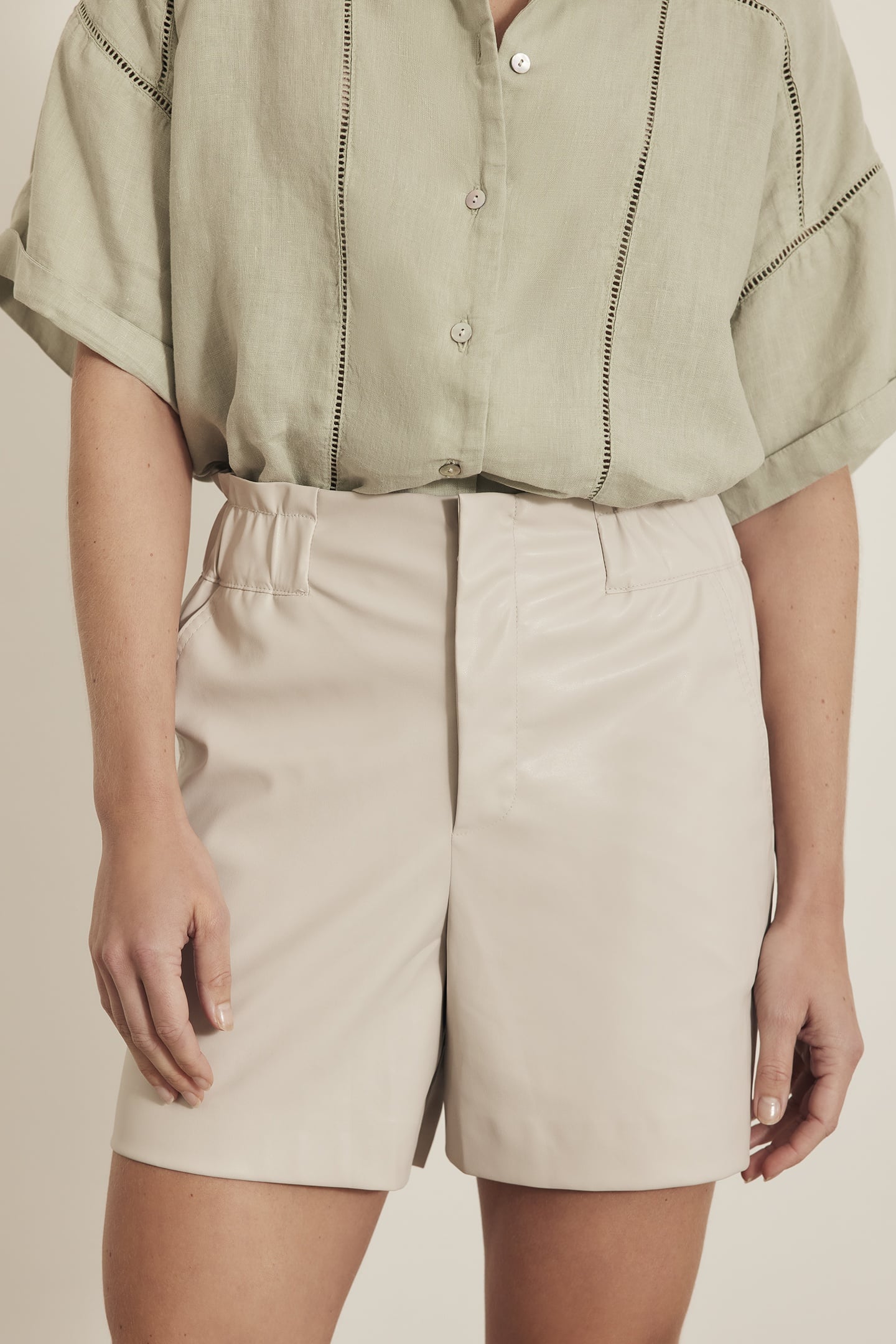 ALOIS SHORTS GREIGE 2