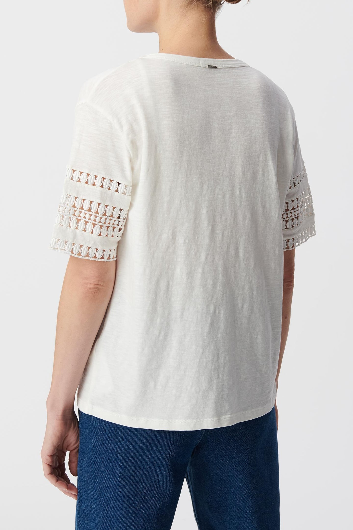 WHITE CREW NECK T-SHIRT WITH LACE SLEEVES 3