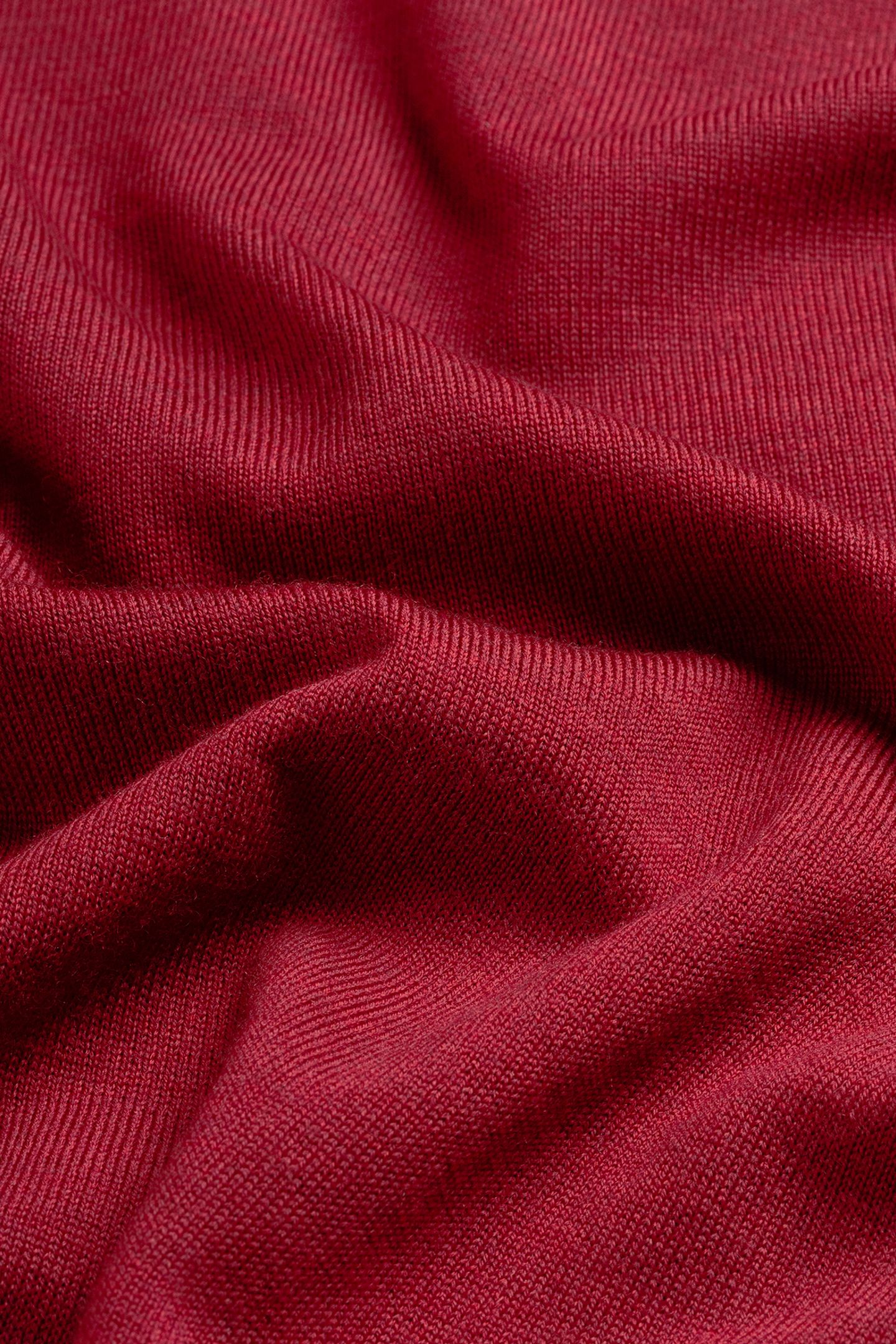 V NECK100% MERINO EMBER RED 8