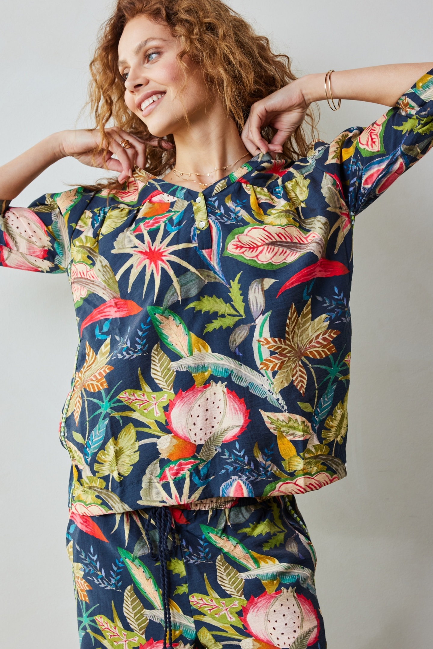 BLOUSE PEARL IN DARK BLUE IN MANGO TANGO PRINT 1