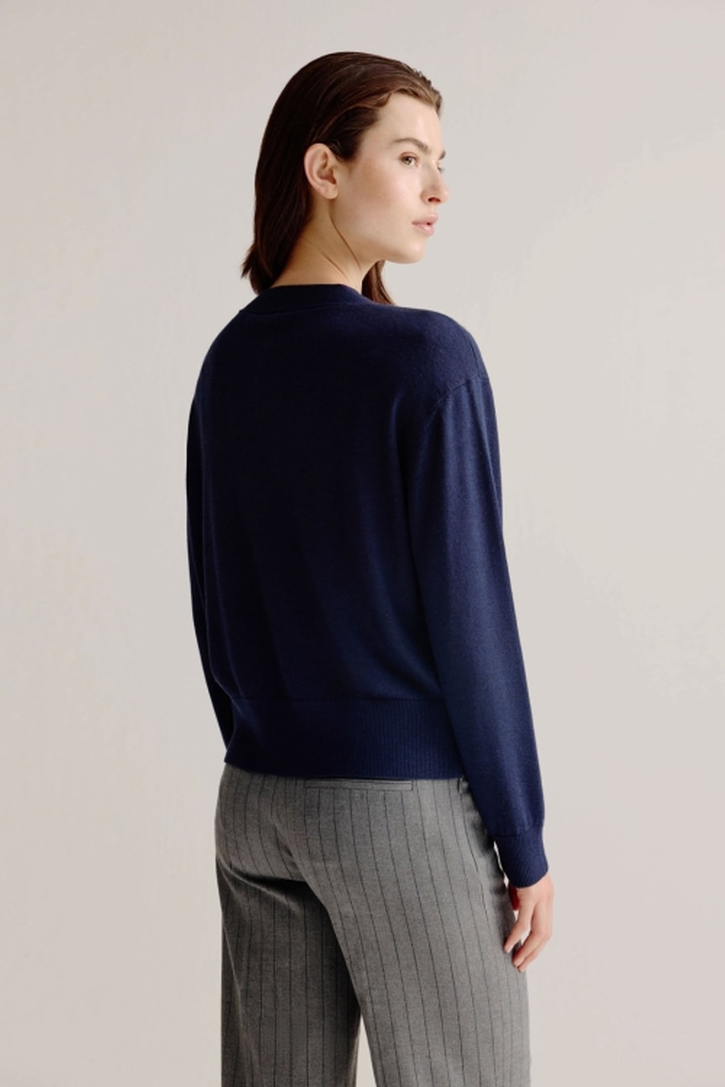 AUGUST CARDIGAN NAVY 4