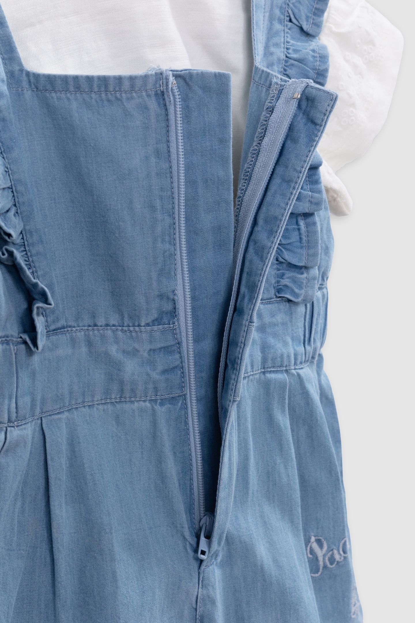 BLUE OVERALLS AND ECRU T-SHIRT SET 7