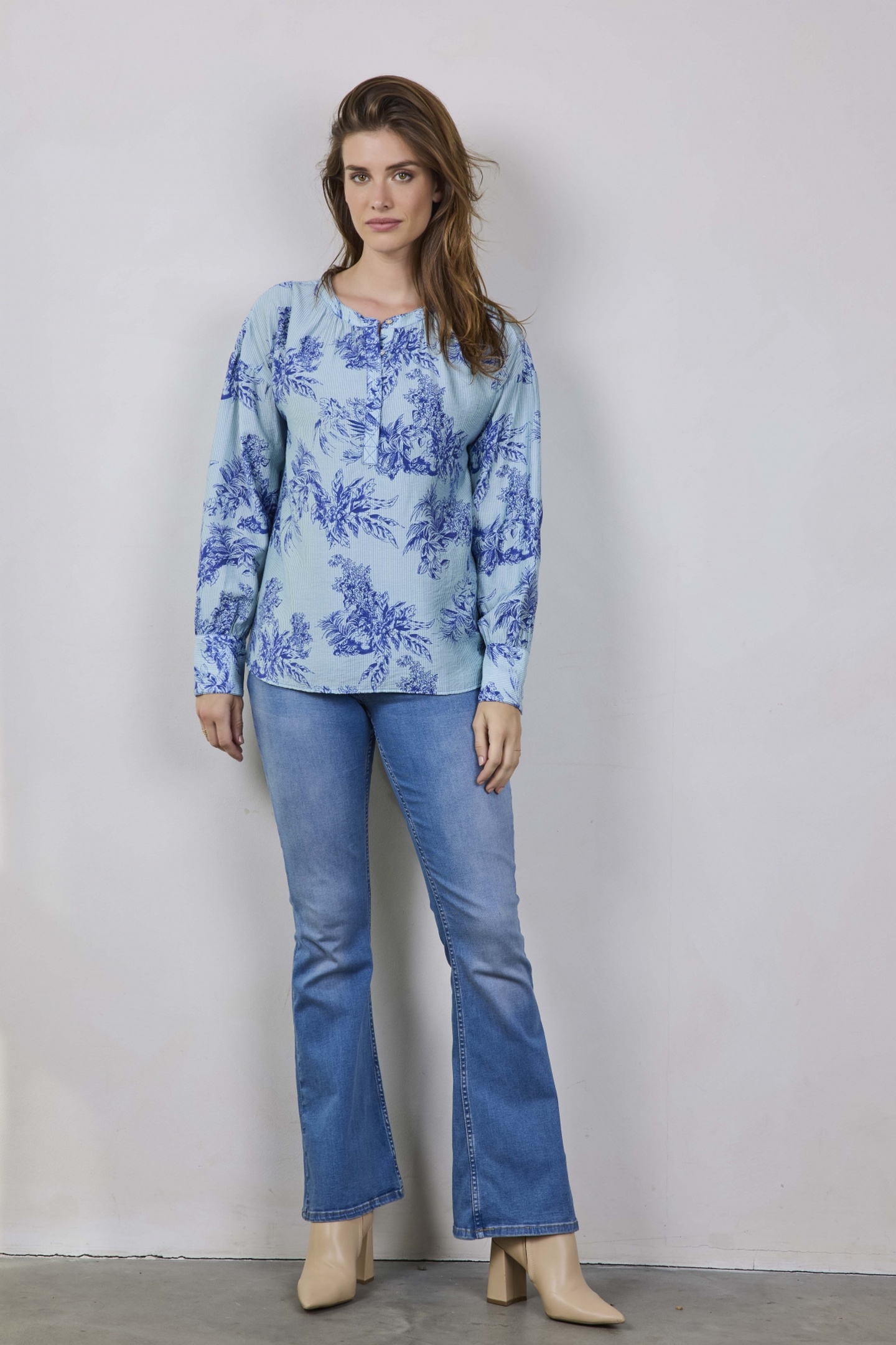 BLOUSE SARI LIGHT GREEN FINELINER PRINT 2