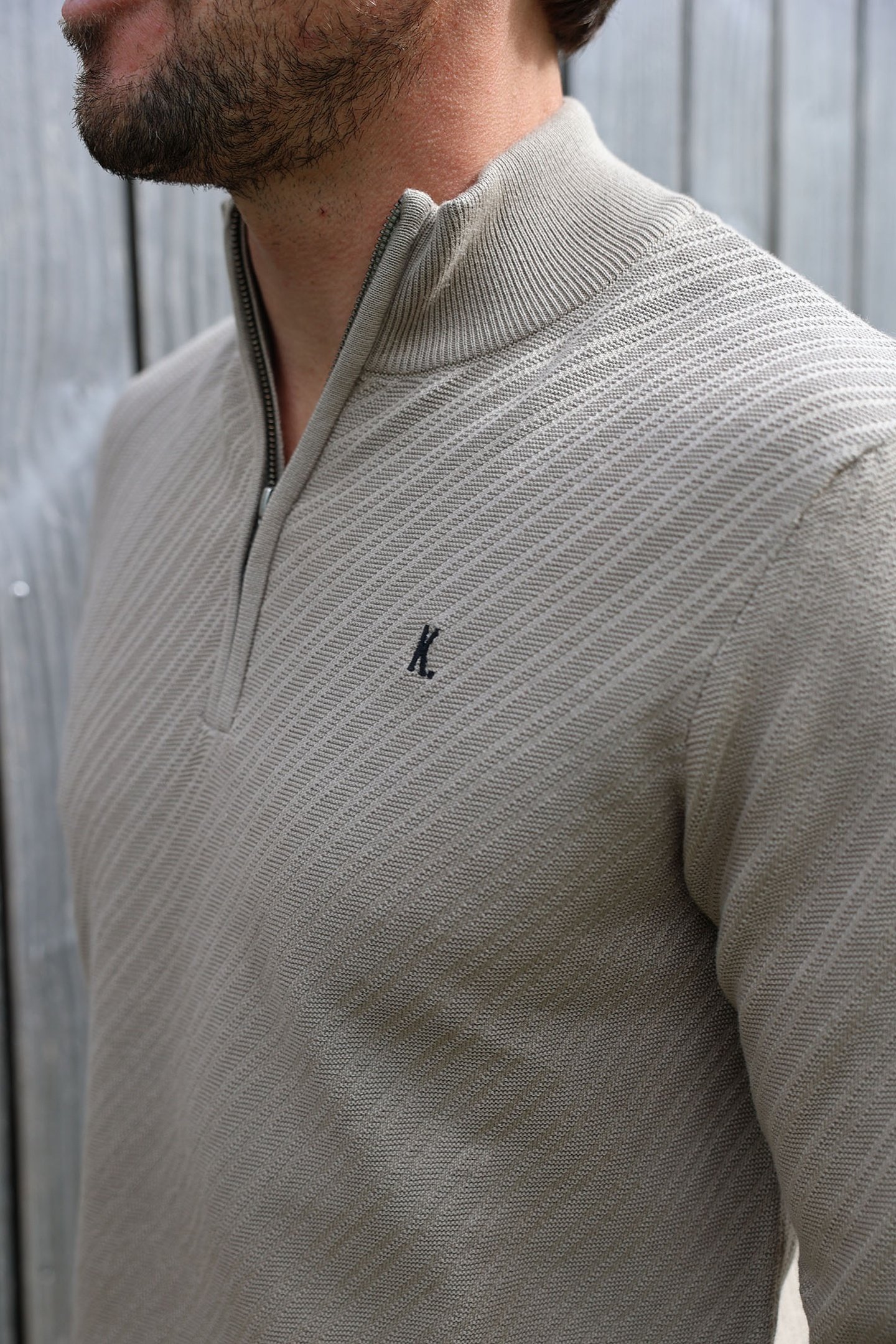 KN CROSSED ZIP SENECA ROCK 4