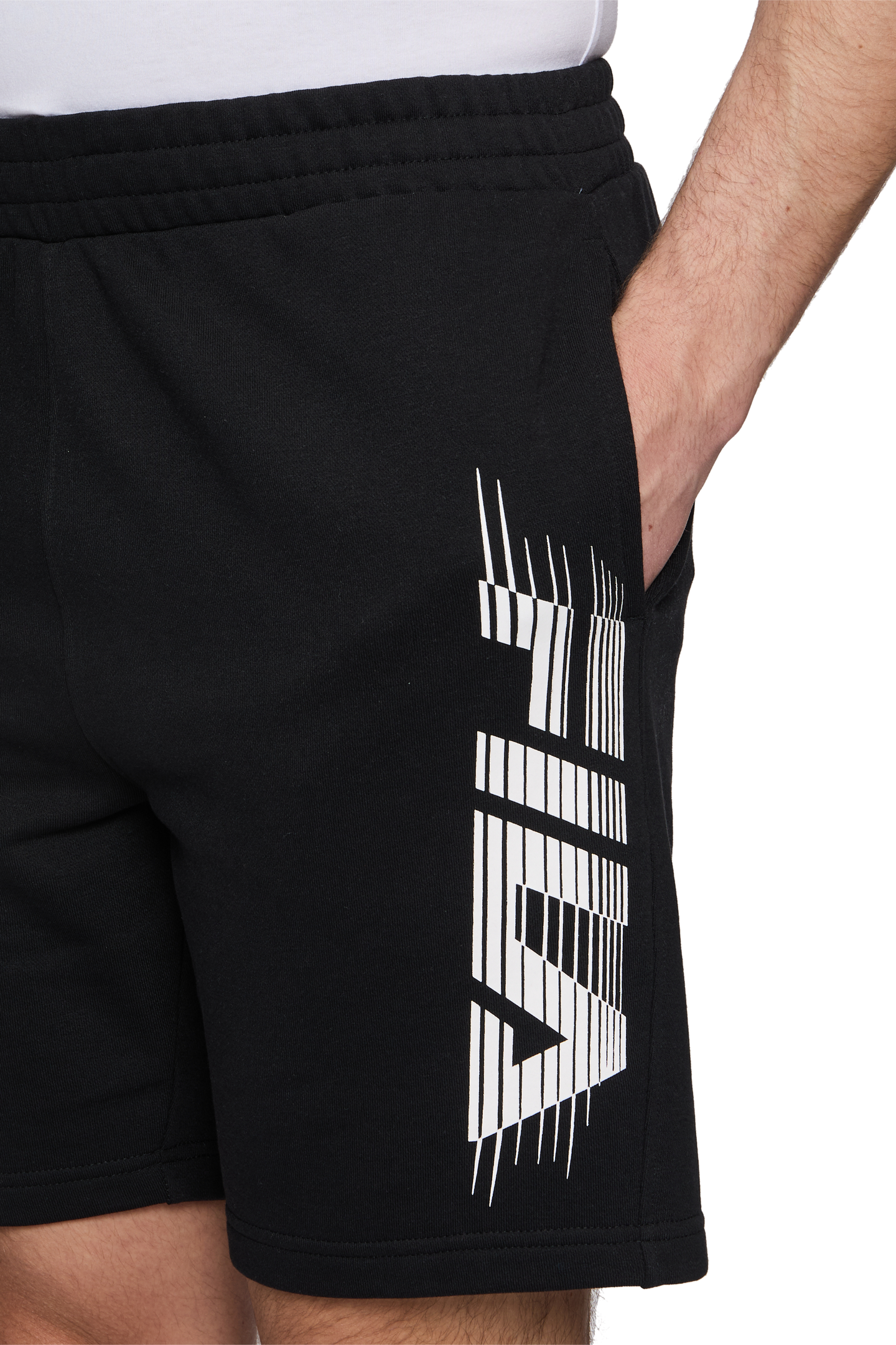 TRICESIMO SHORTS BLACK 6