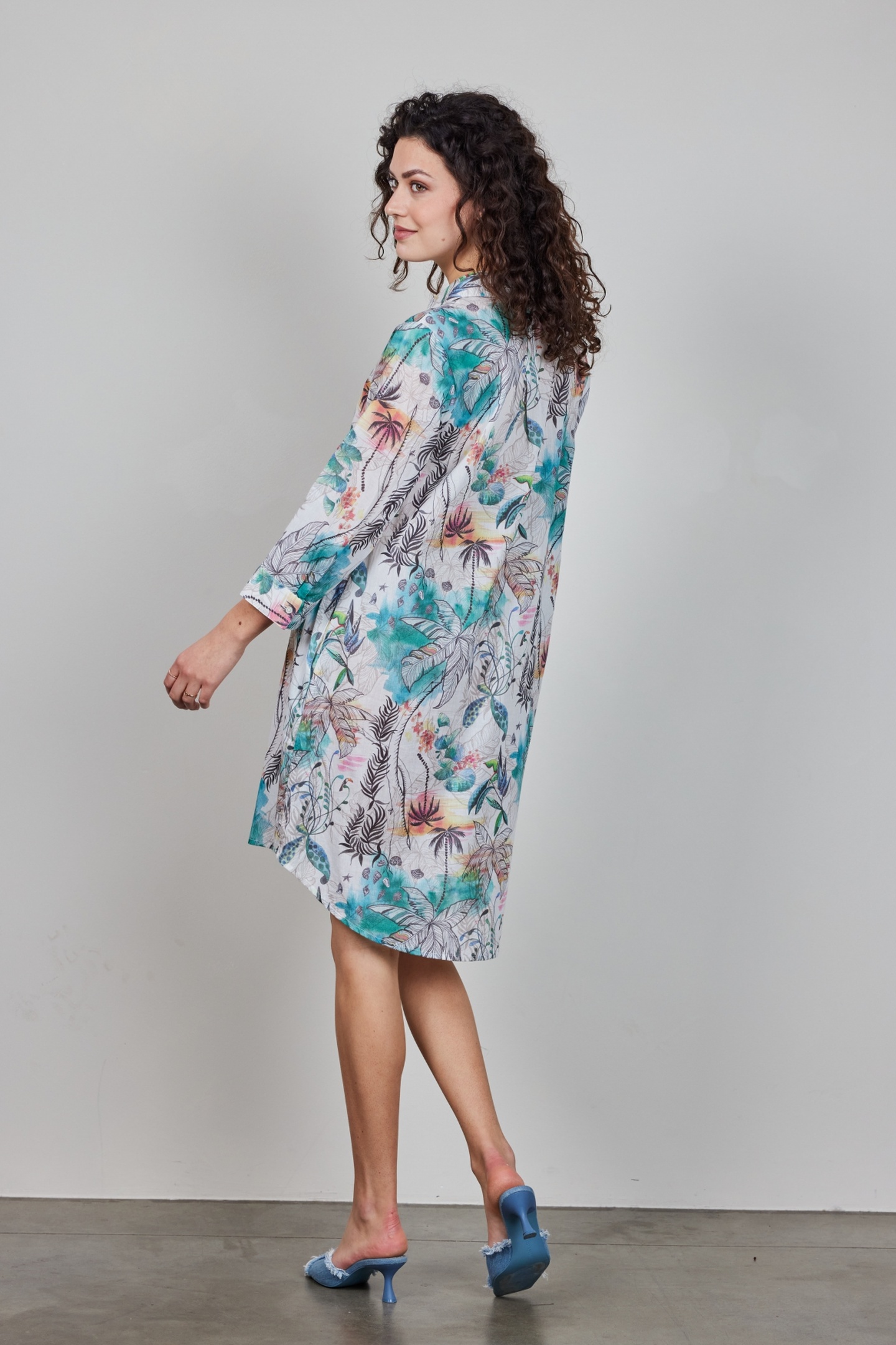 TUNIC FLORA IN OFFWHITE WITH PALM FESTIVAL PRINT 3