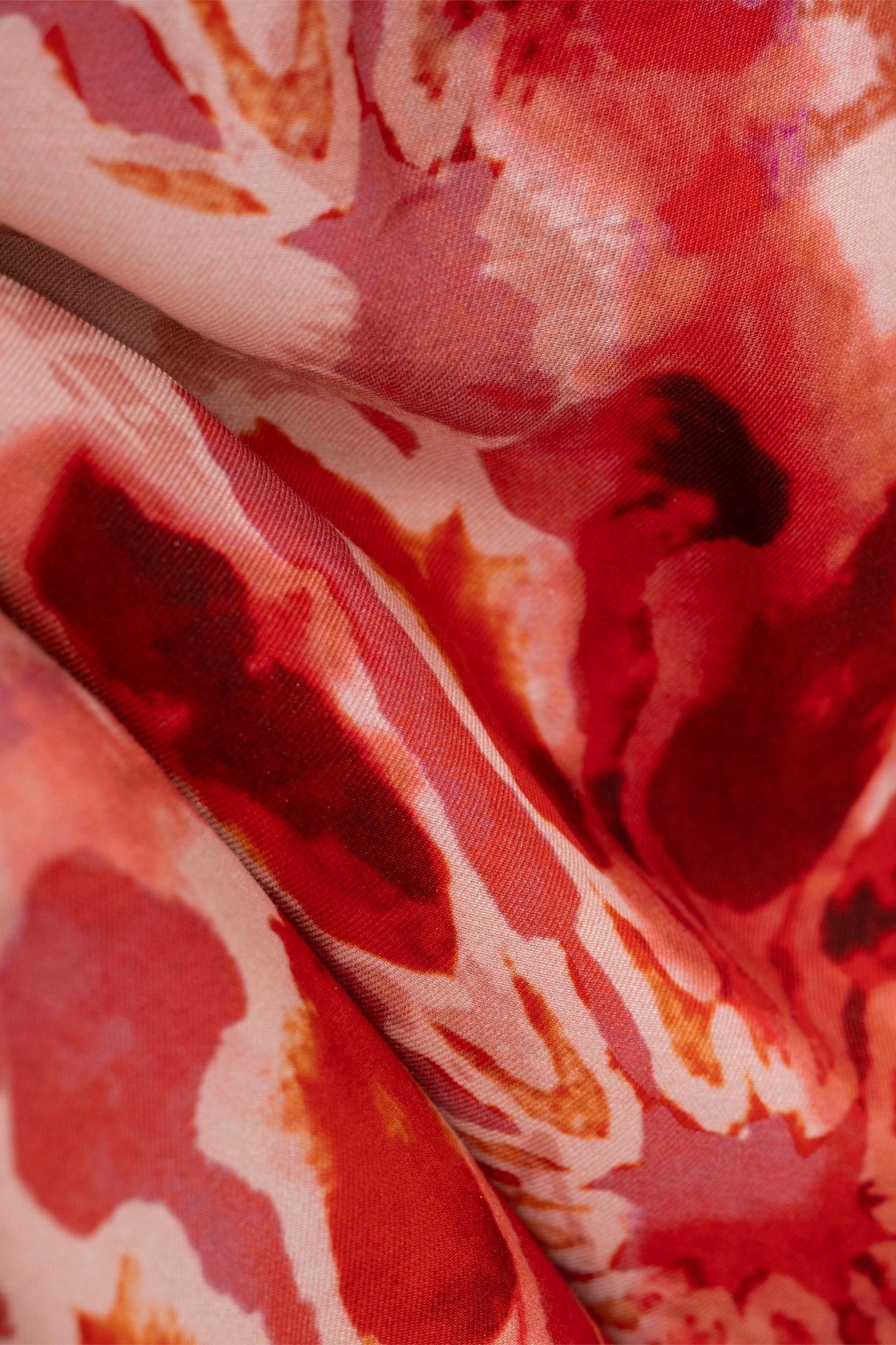 RED LONG DRESS WITH BATIK PRINT AND OPEN BACK 8