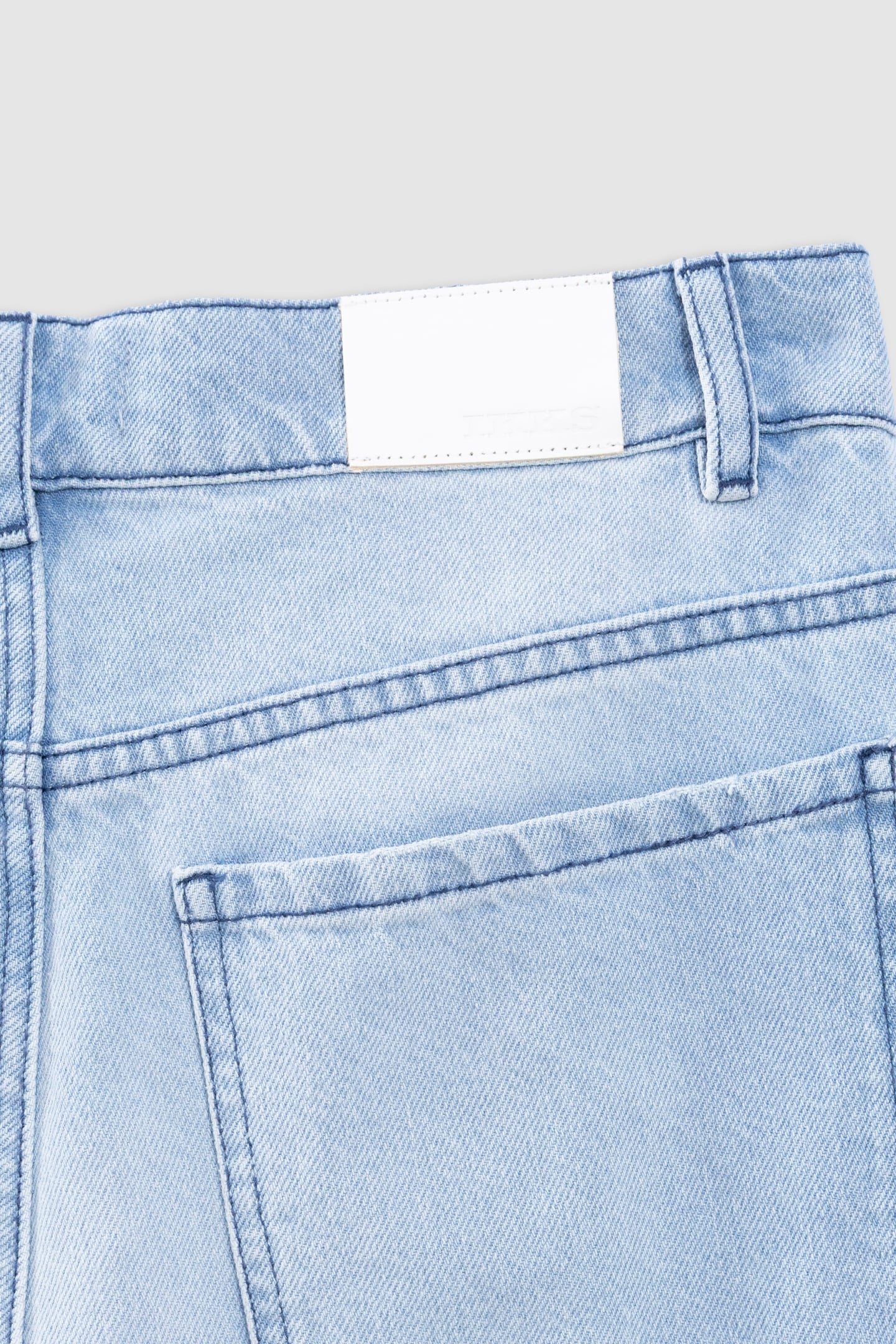 WIDE-LEG LIGHT BLUE DENIM JEANS WITH WORN EFFECT 6