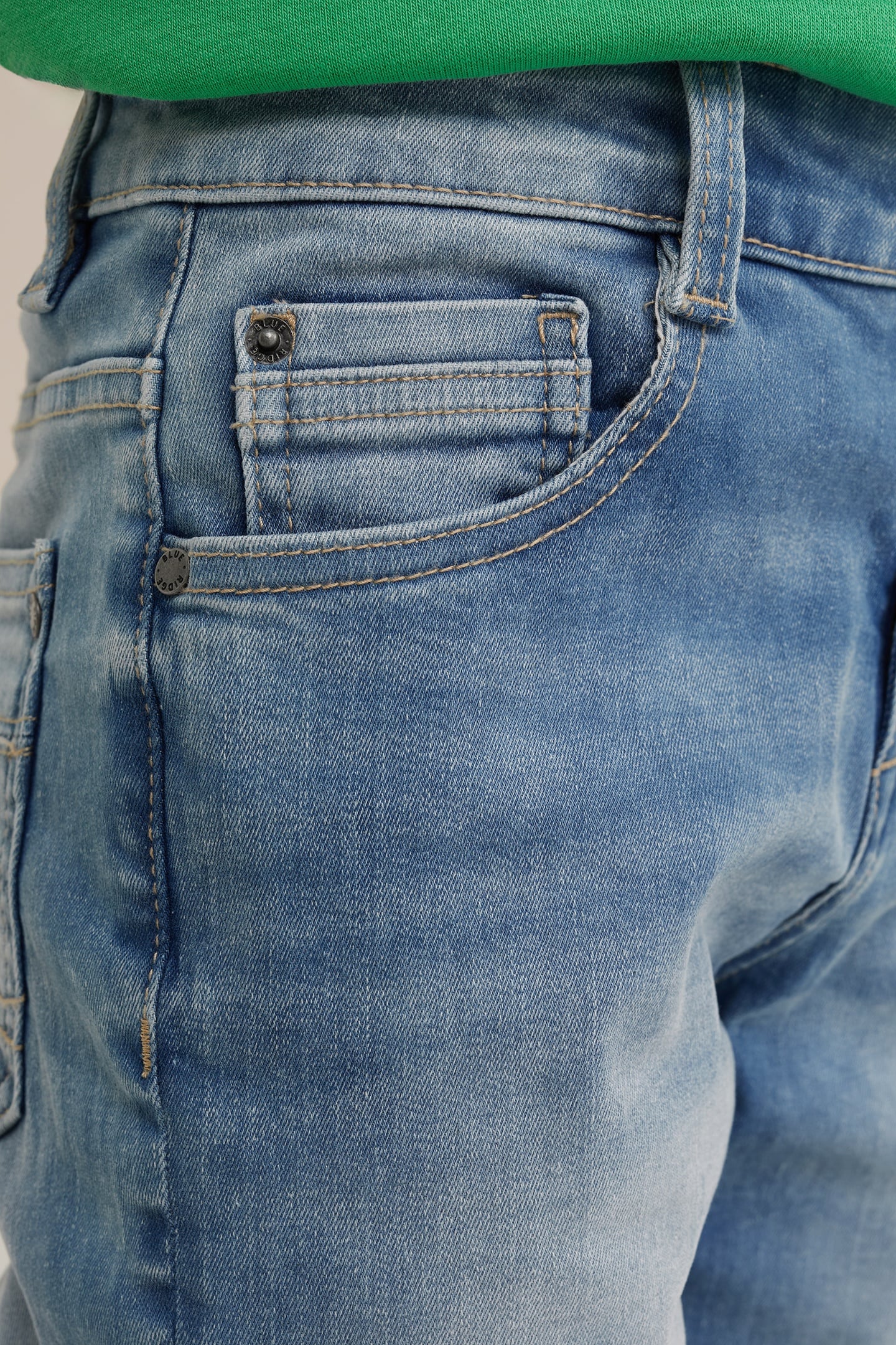 5-POCKET MID WAIST LIGHT BLUE 5