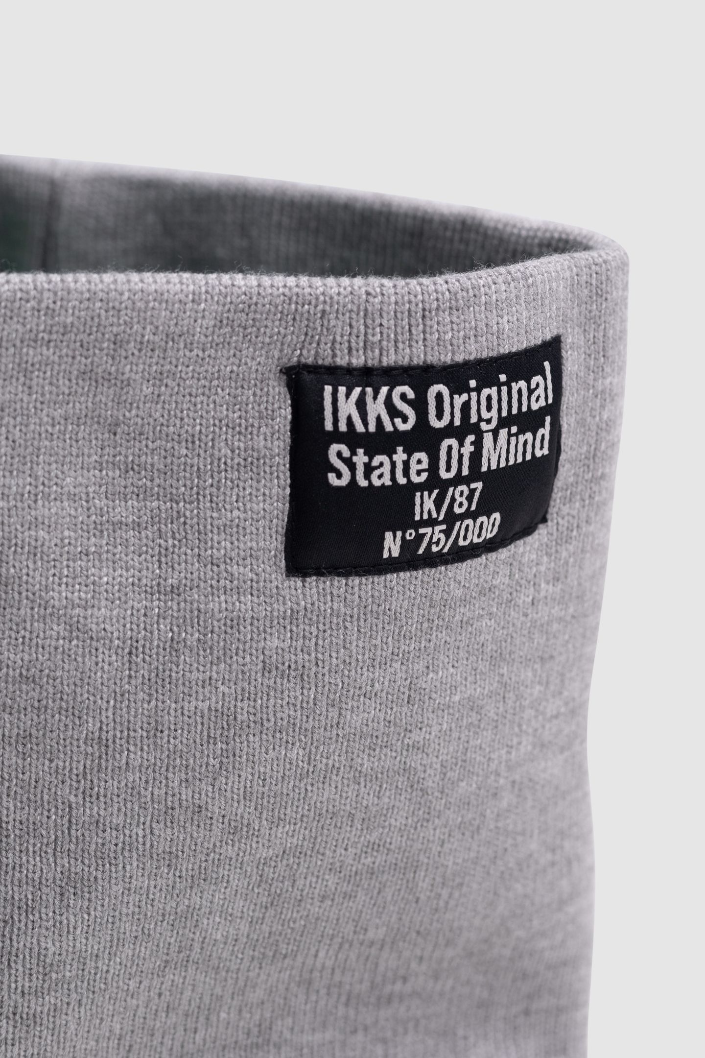 BOY'S GREY RECYCLED KNIT RUBBER LOGO SNOOD 4