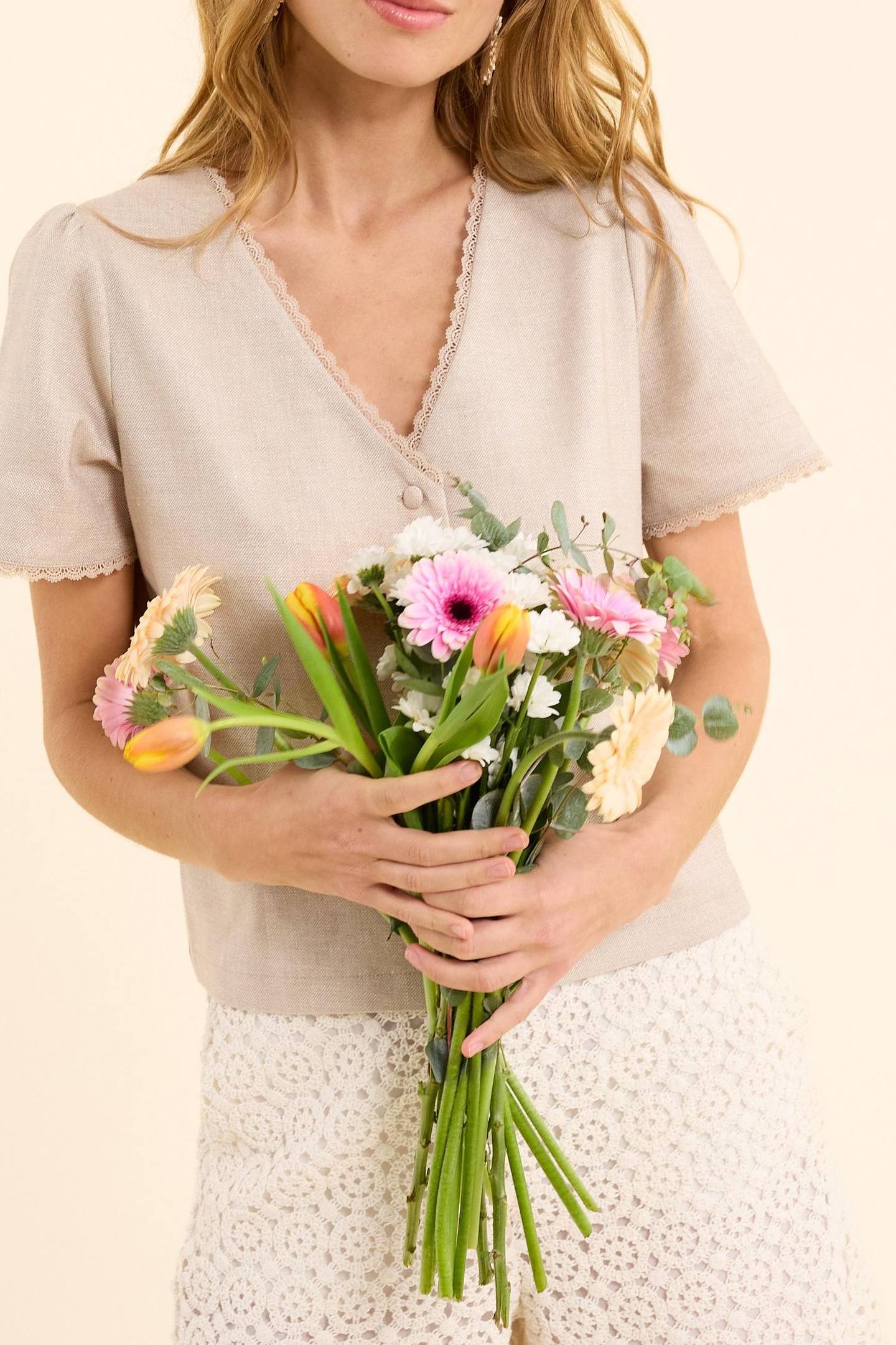 BEIGE BUTTONED CROPPED TOP ECRU 8