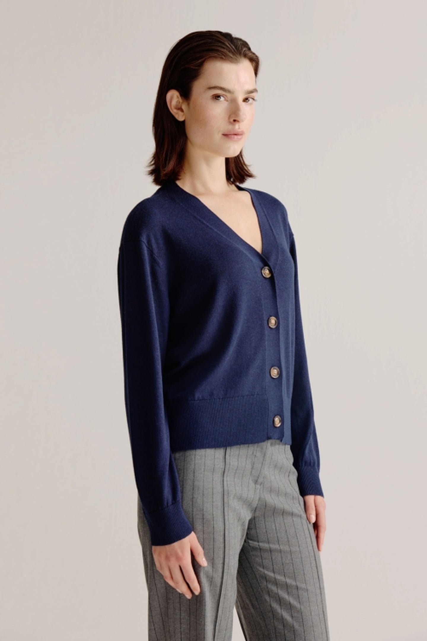 AUGUST CARDIGAN NAVY 3