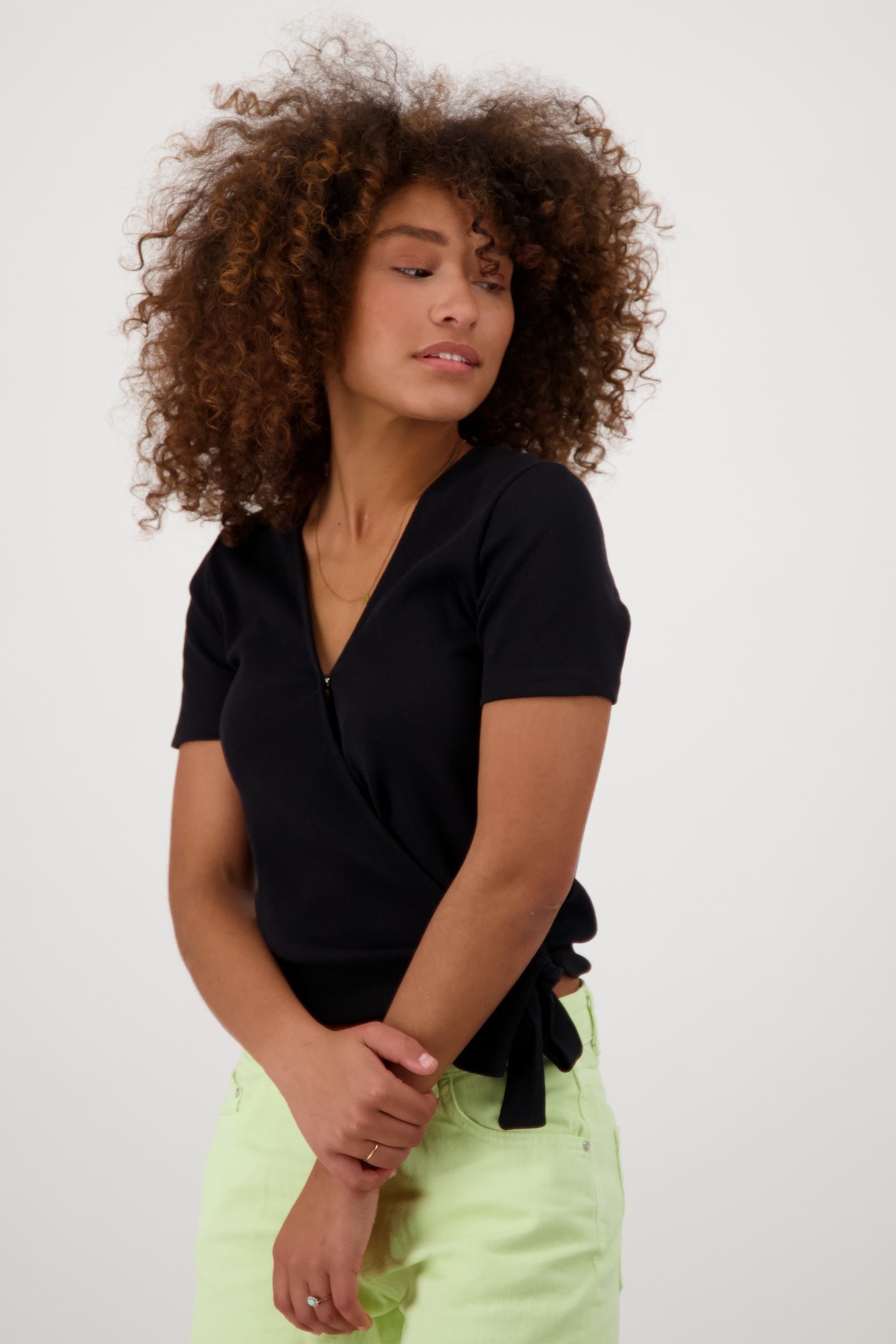 HANNELIE SHORT SLEEVE DEEP BLACK 1