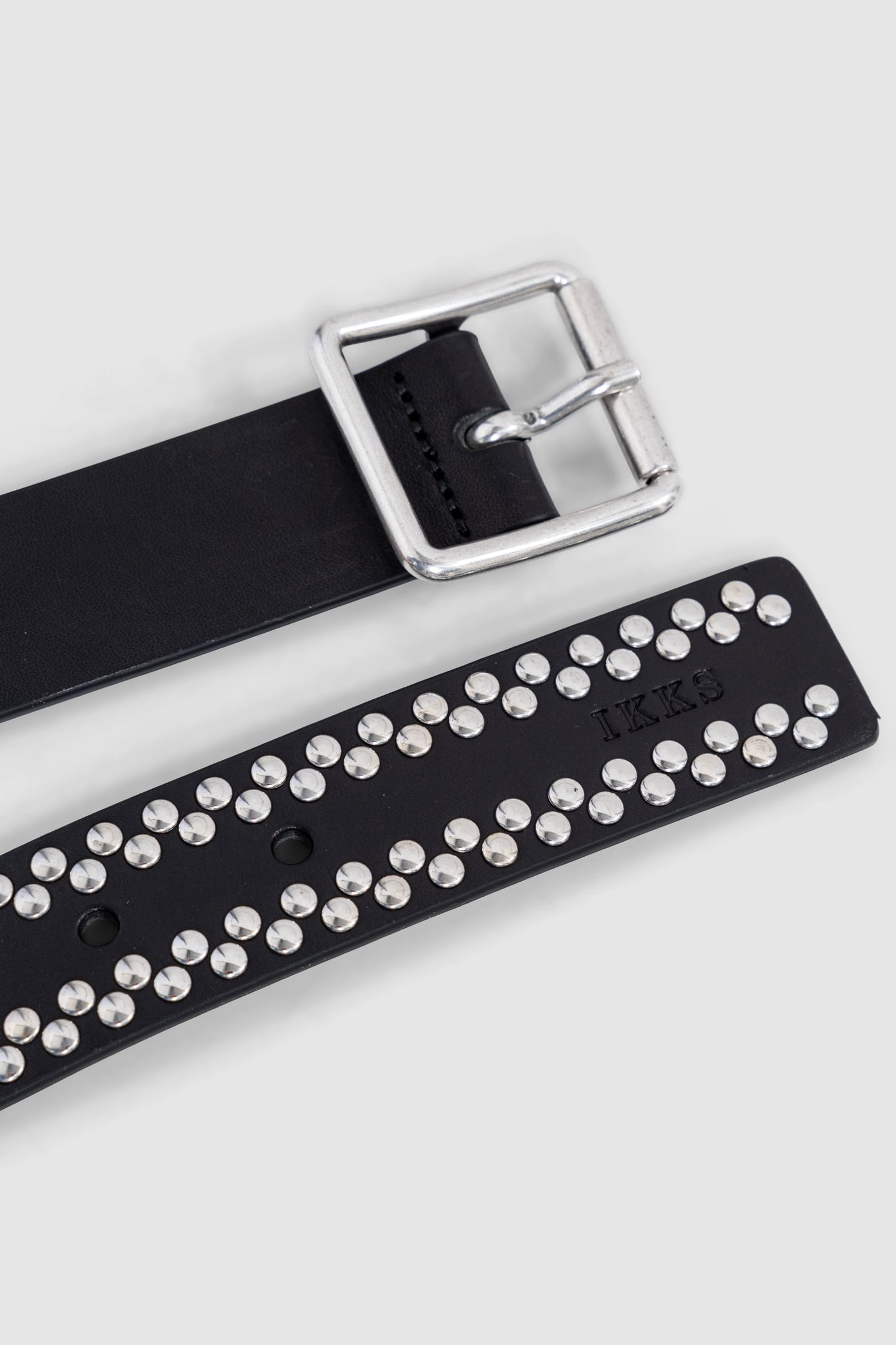BLACK LEATHER BELT WITH STUD DETAIL 2