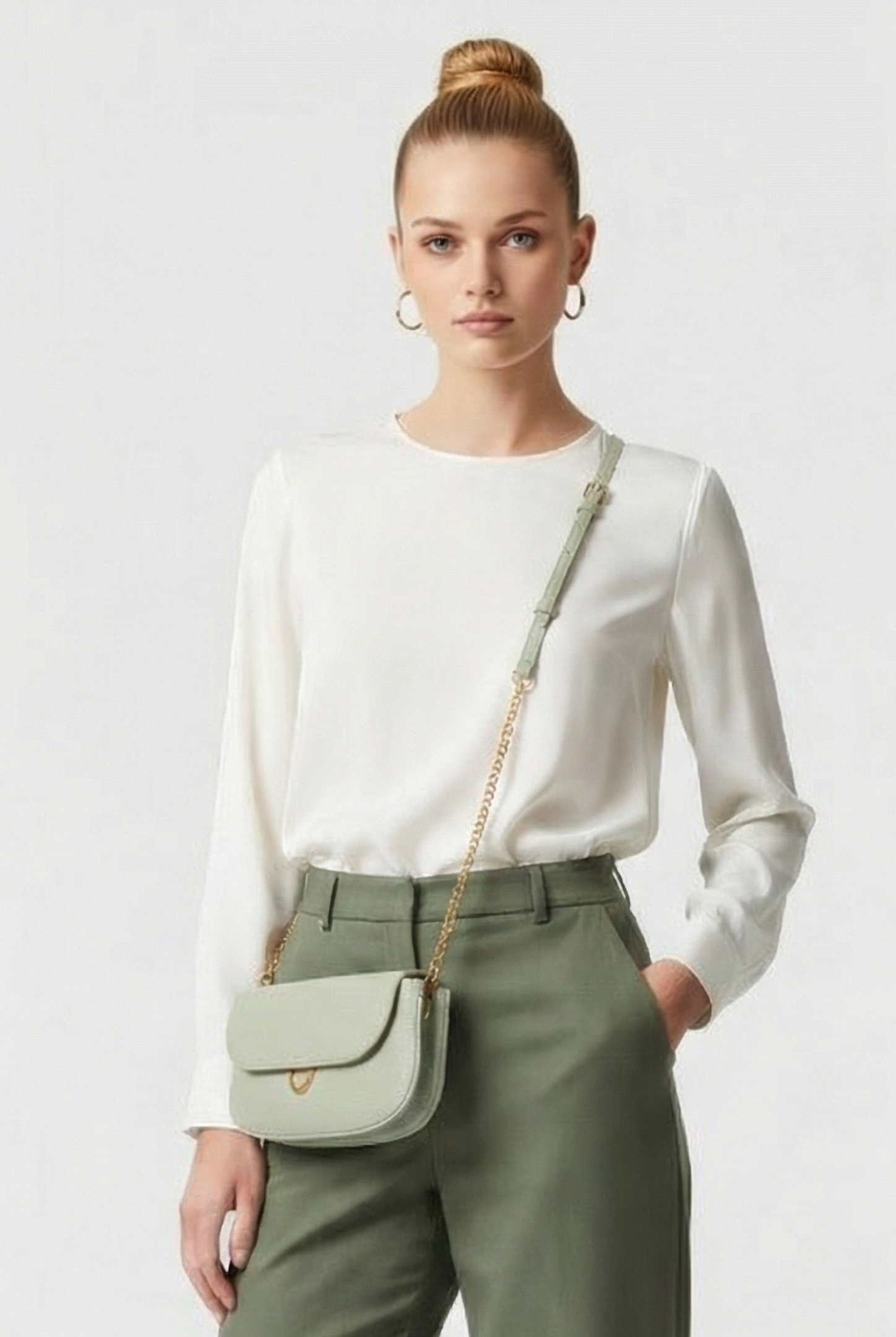 CROSS BODY BAG IN LEATHER 1