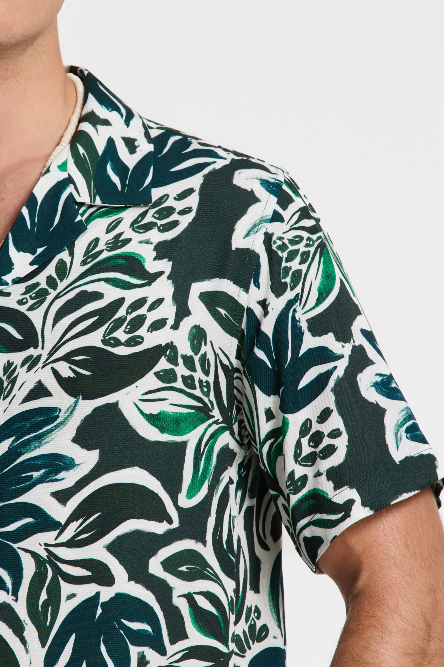 VIC SHORT SLEEVE SHIRT FLORAL LEAFS GREEN FLORAL LEAVES 7