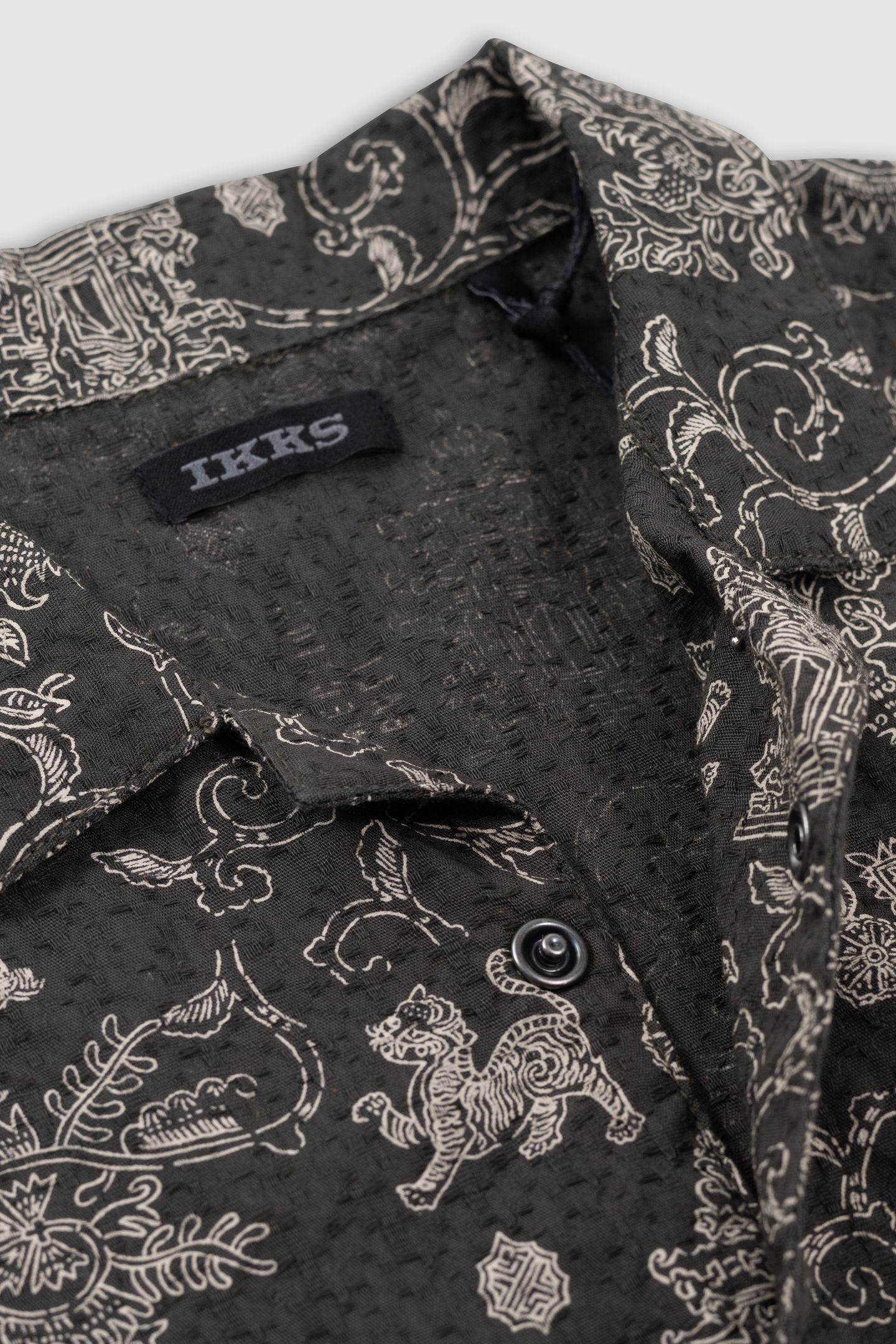 GREY SHIRT WITH BALINESE PRINT 5