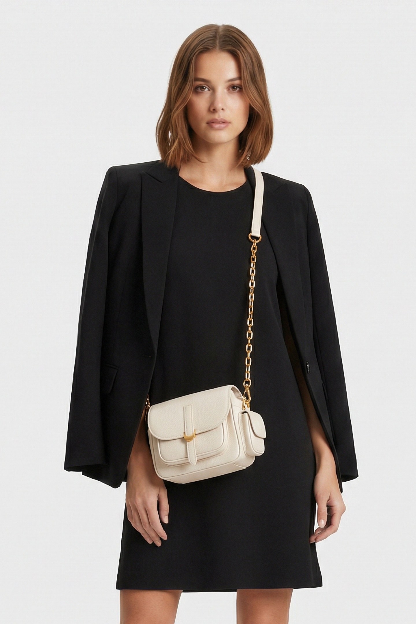 LEATHER CROSS BODY BAG WITH CHAIN STRAP IN WHITE 1