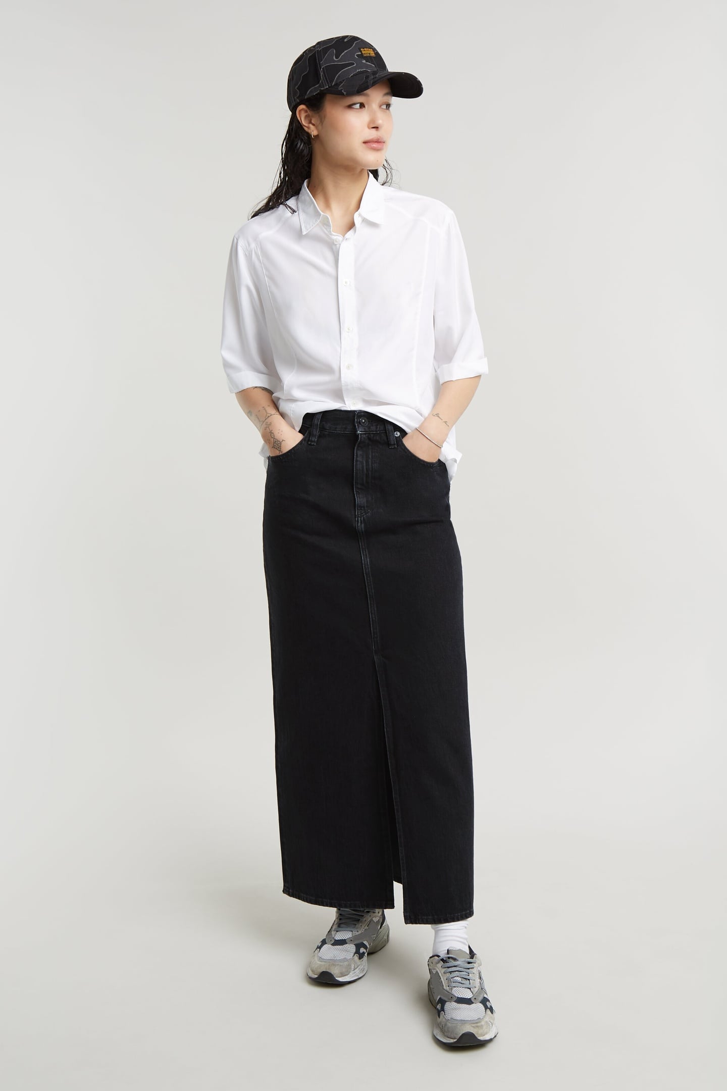 VIKTORIA LONG SKIRT WORN IN BLACK OBSIDIAN 1