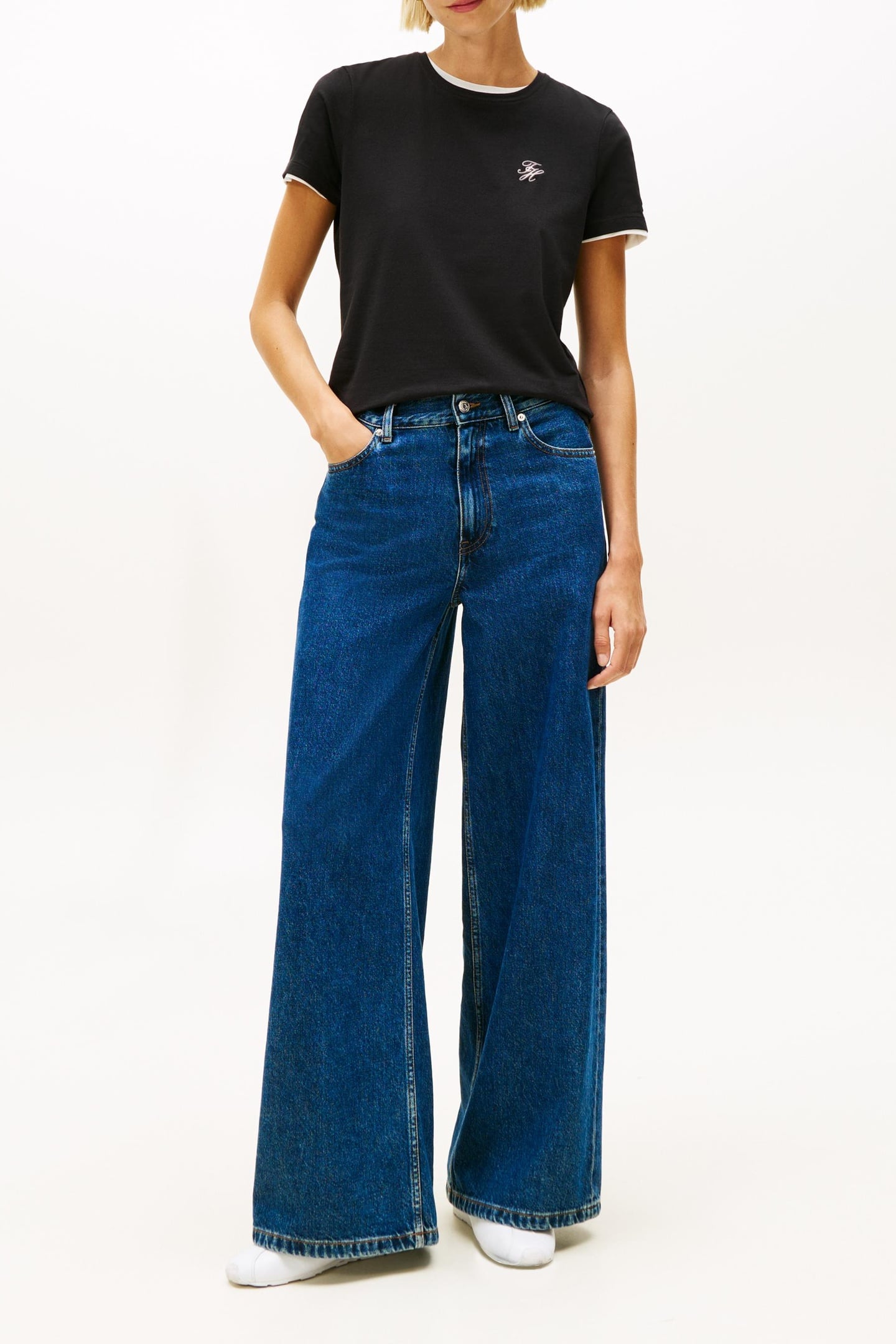 LOGO EMBROIDERY JERSEY CREW NECK T-SHIRT BLACK 2