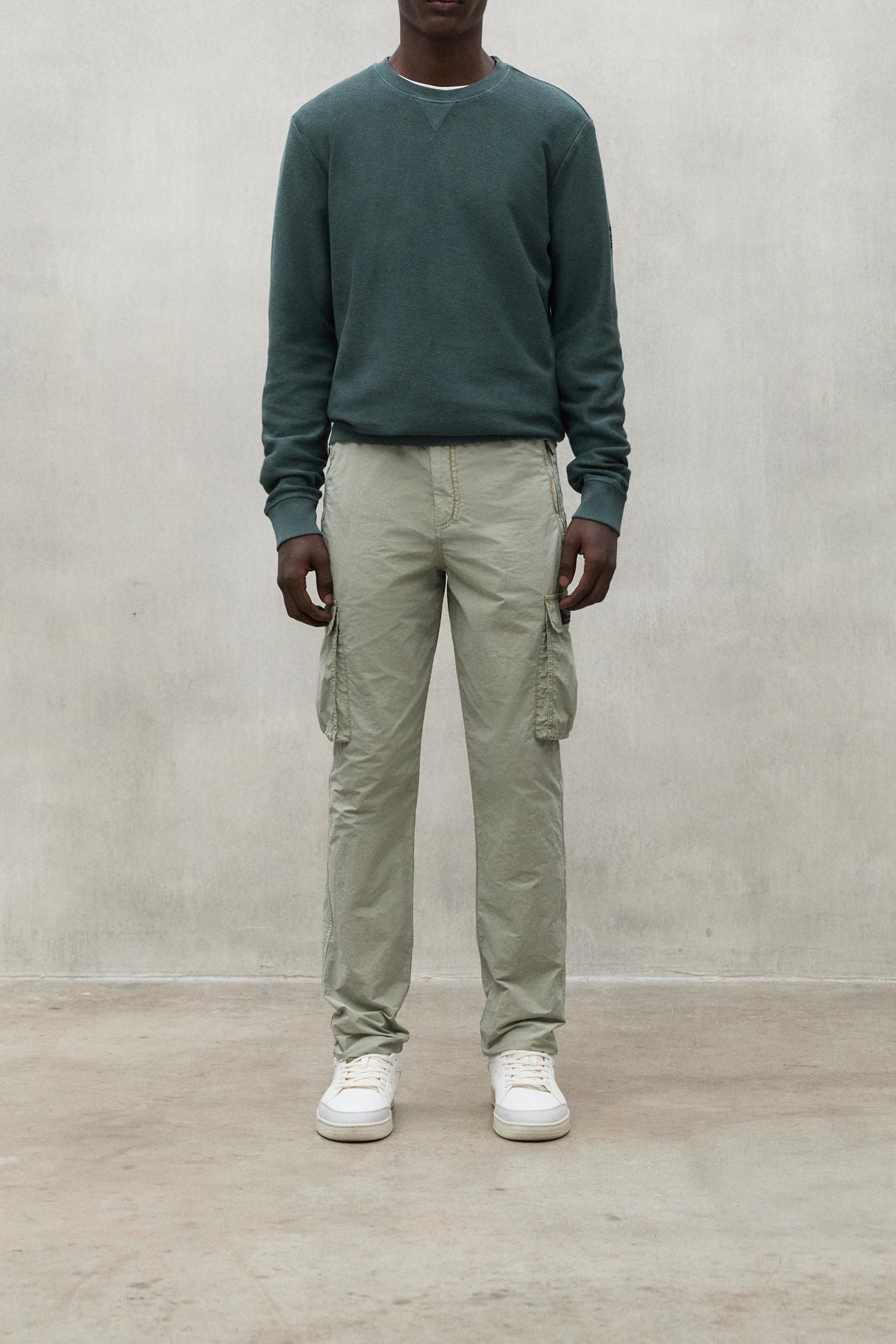 ALISTEALF CARGO PANTS KHAKI 1