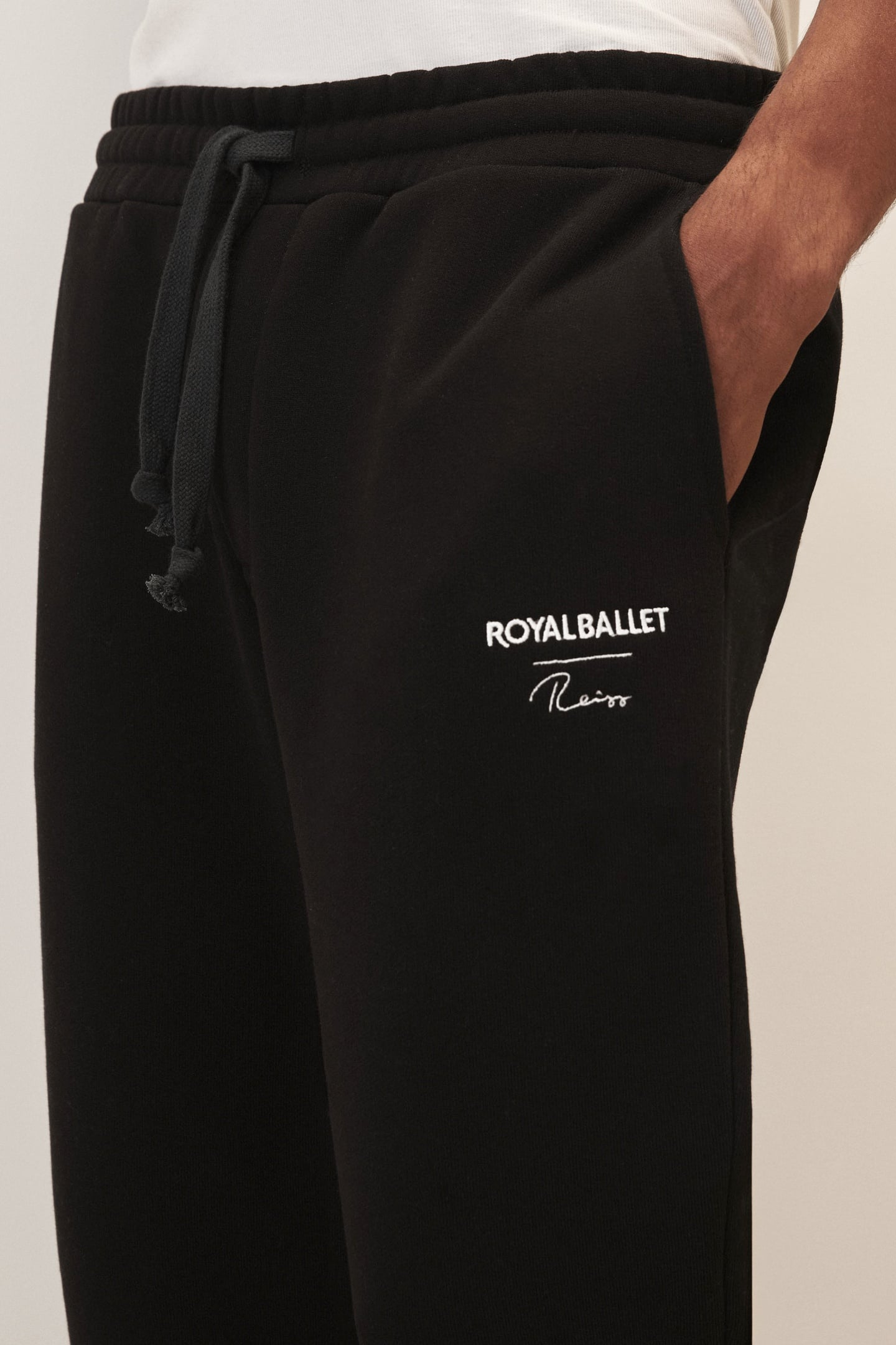 HEAVYWEIGHT EMBROIDERED JOGGER WASHED BLACK 4