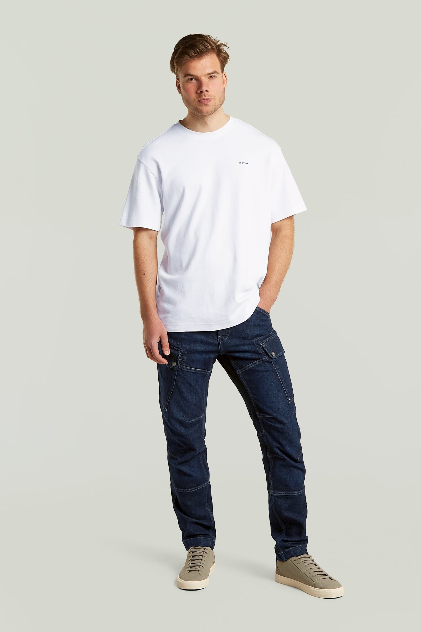 ROXIC REGULAR TAPERED JEANS WORN IN DEEP MARINE 1
