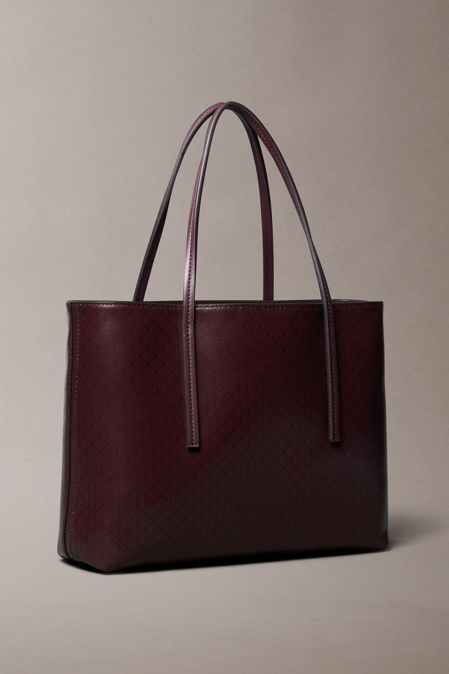 EMBLEM SMALL TOTE BAG FUDGE 2