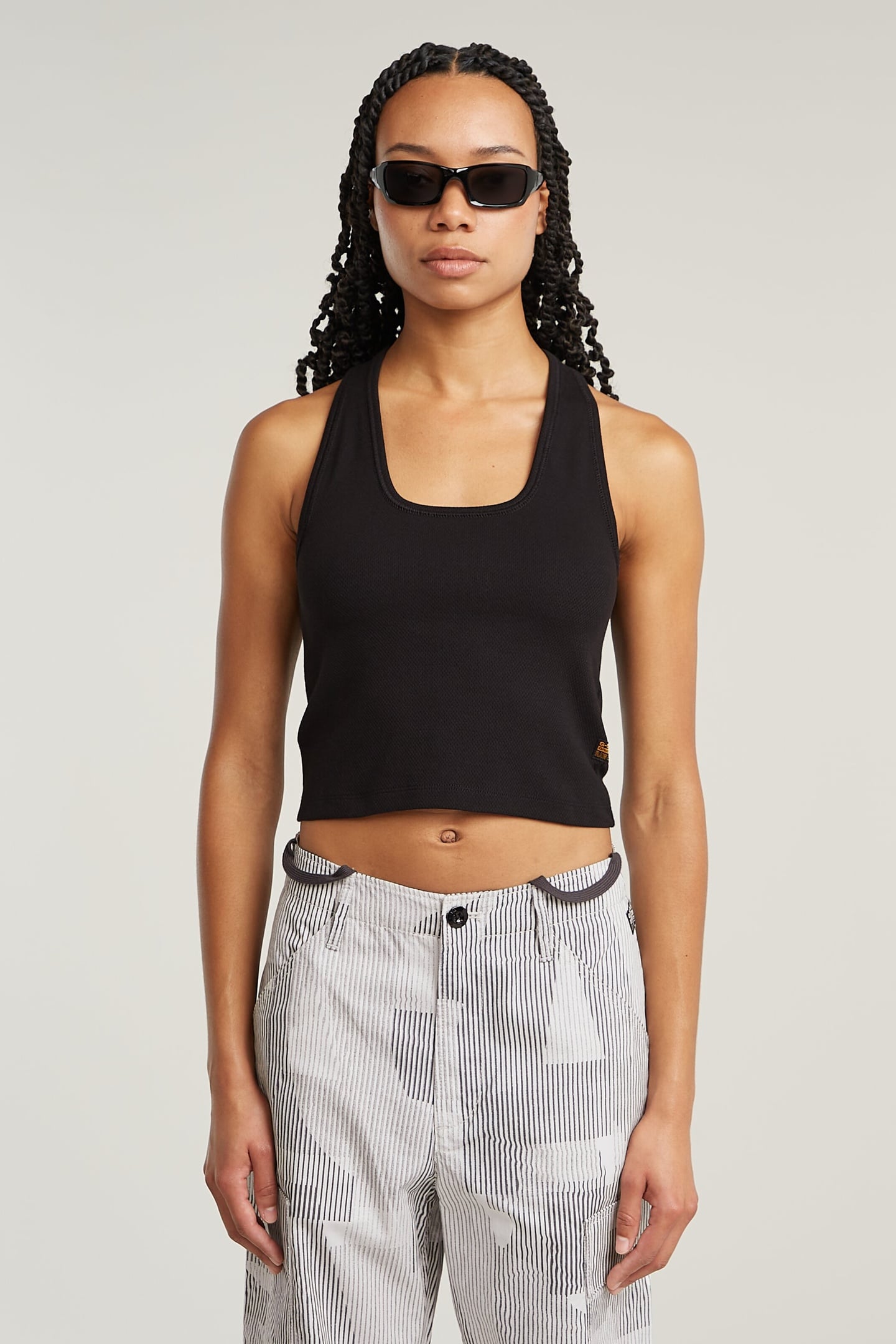 BACK SNAP SLIM CROPPED T DK BLACK 2