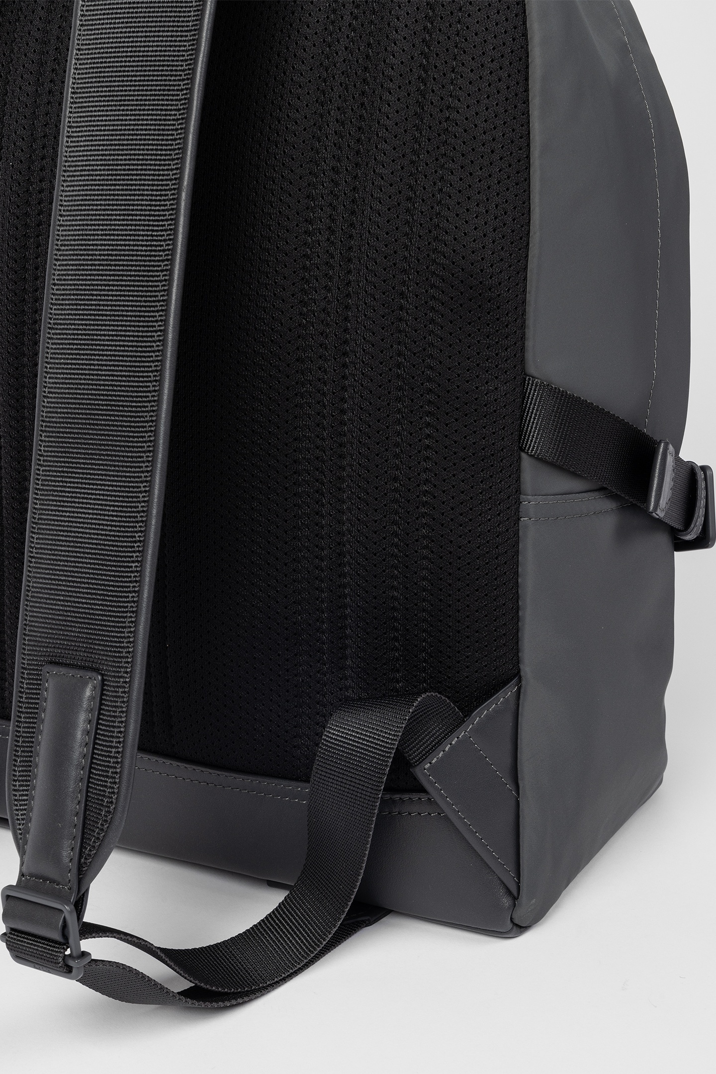 BAG BACKPACK GREY 10