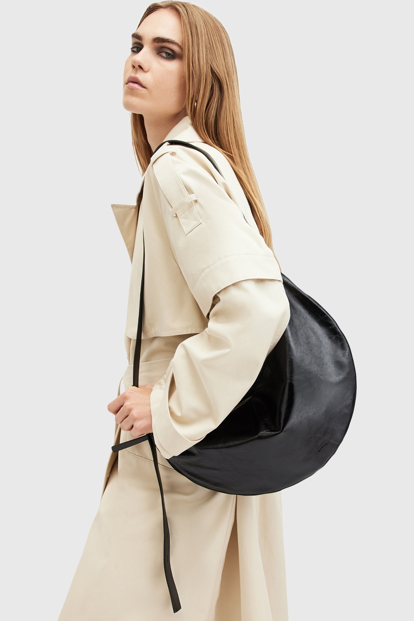 HALF MOON SHOULDER BLACK 1