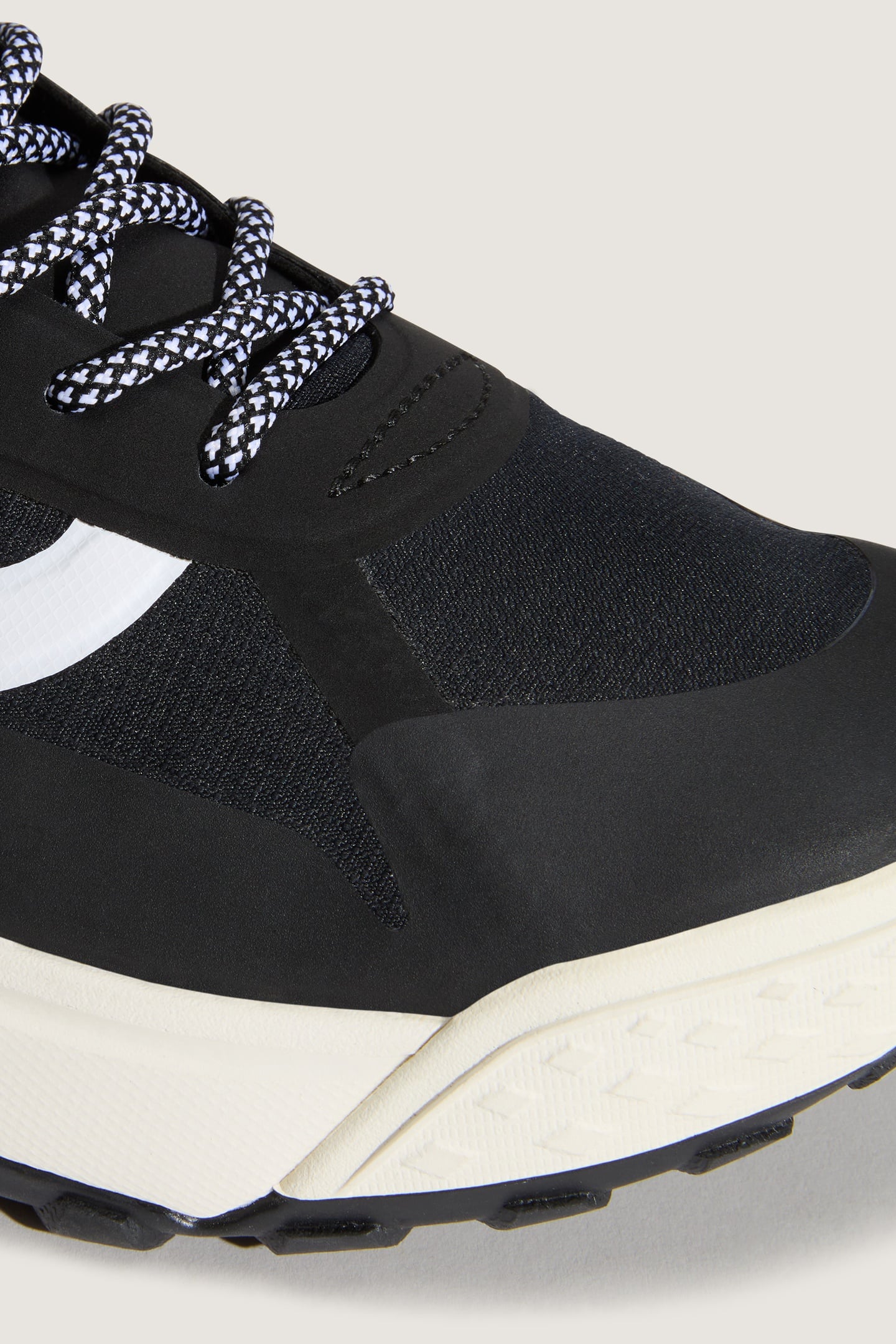 UNISEX CROSSPATH MID BLACK/WHITE 6