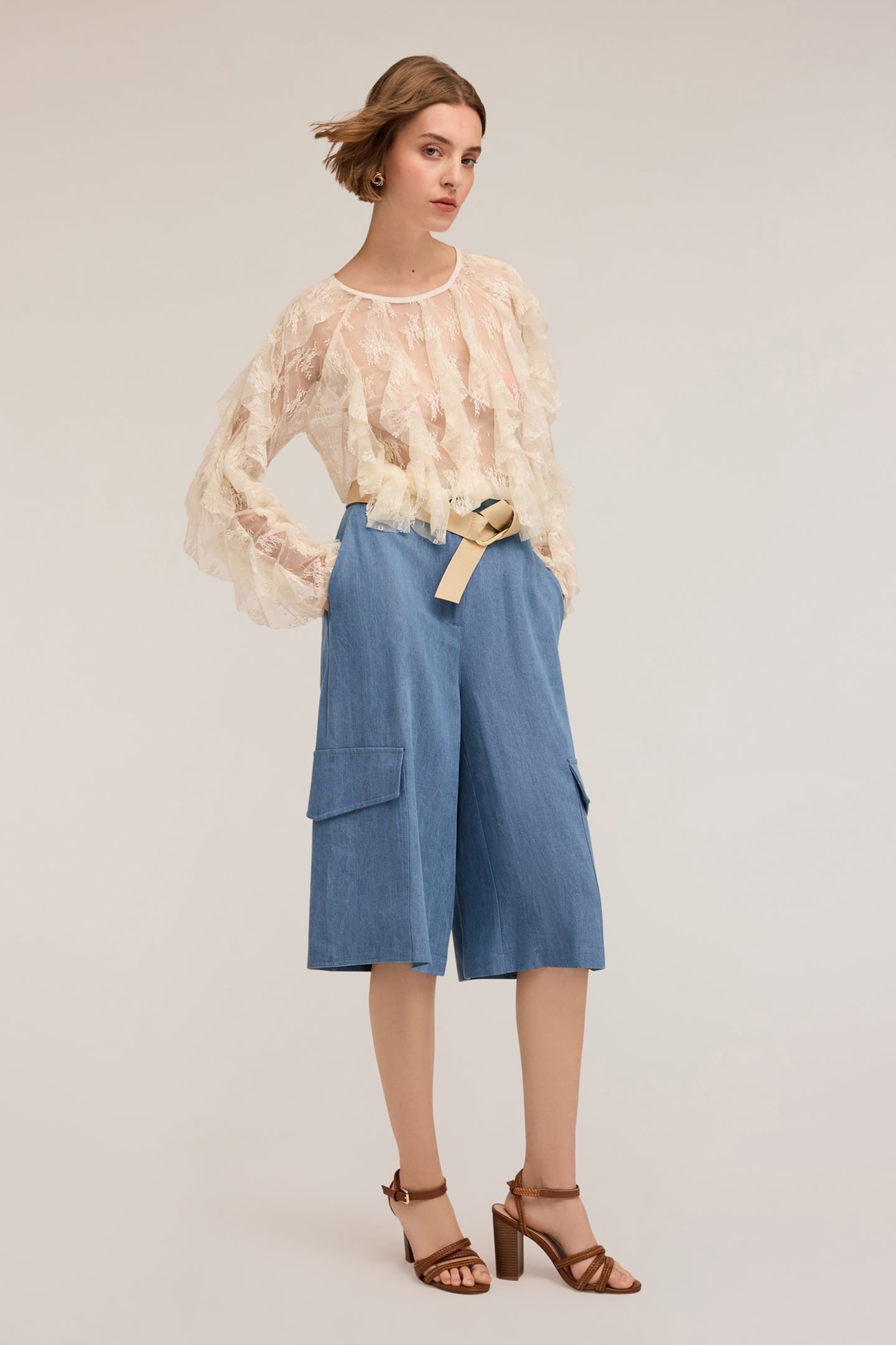 LYOCELL BERMUDA SHORTS WITH CARGO POCKETS LIGHT BLUE 1