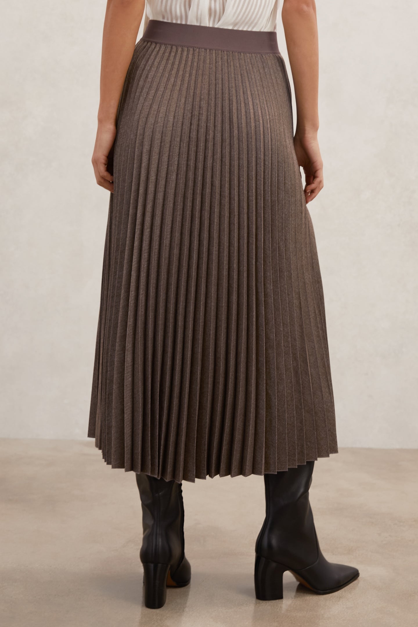PLEATED SKIRT MOCHA BROWN 3