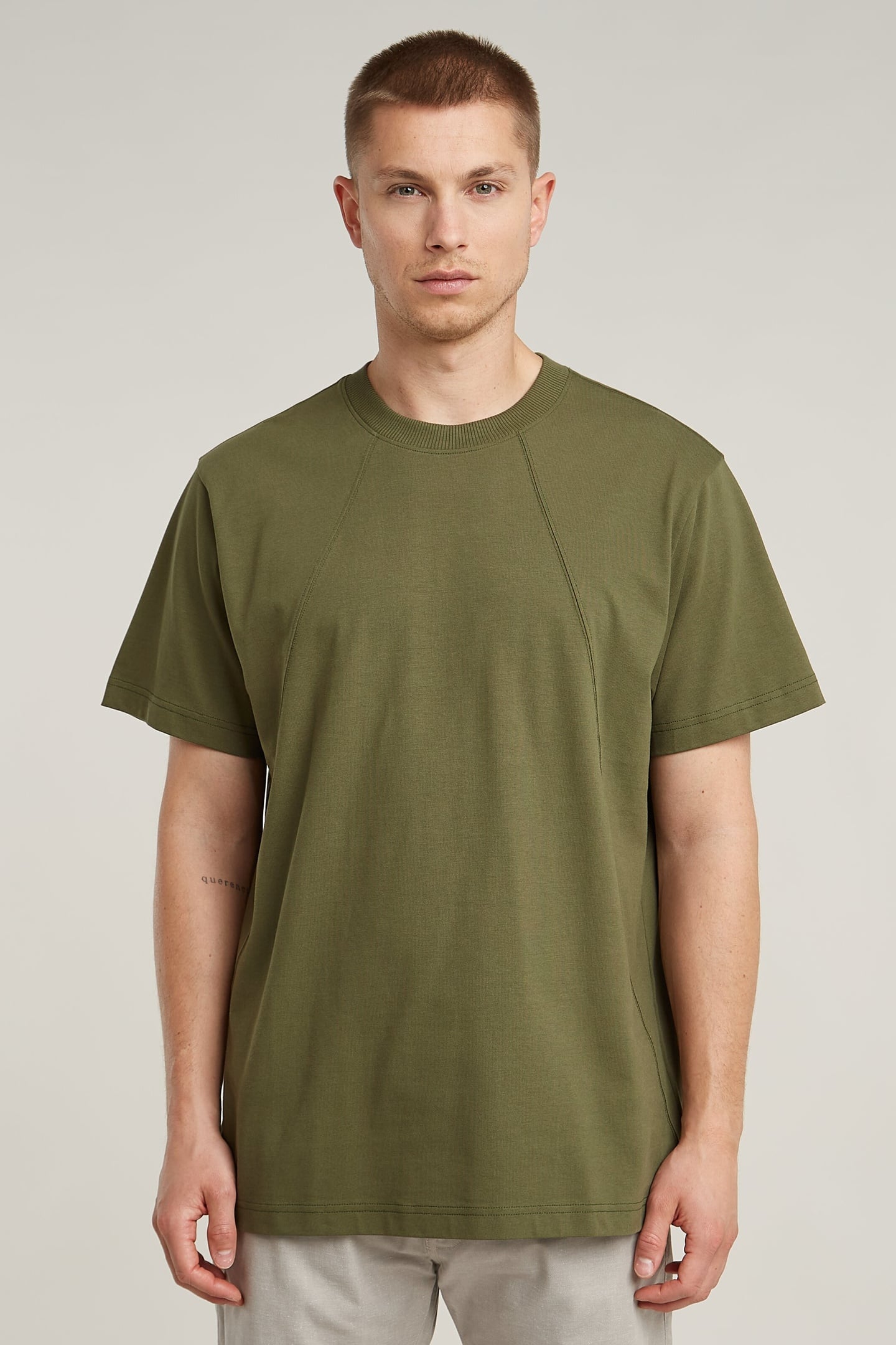 SEAM DETAIL LOOSE R T SHADOW OLIVE 2