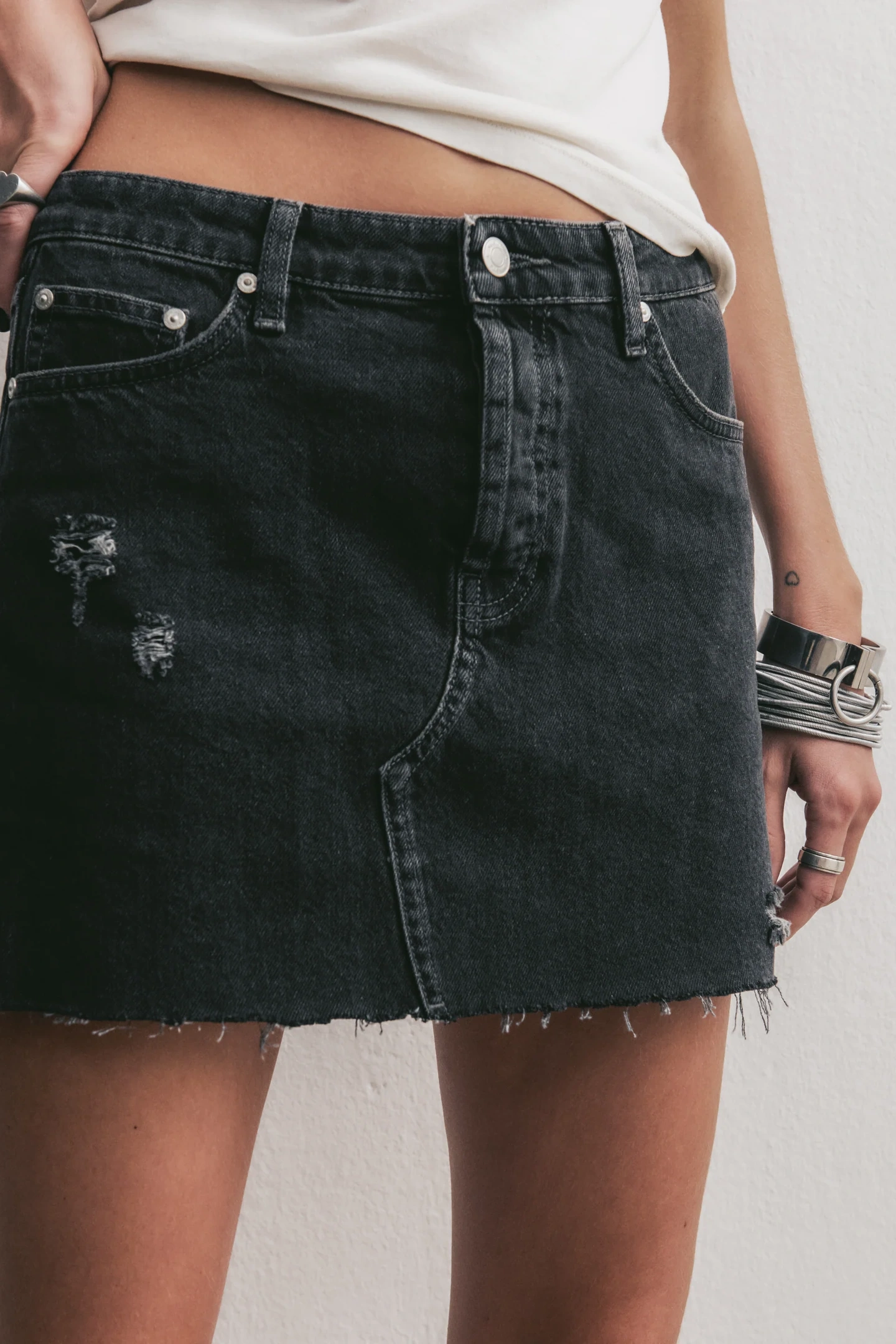 THE BLACK DENIM SKIRT 1