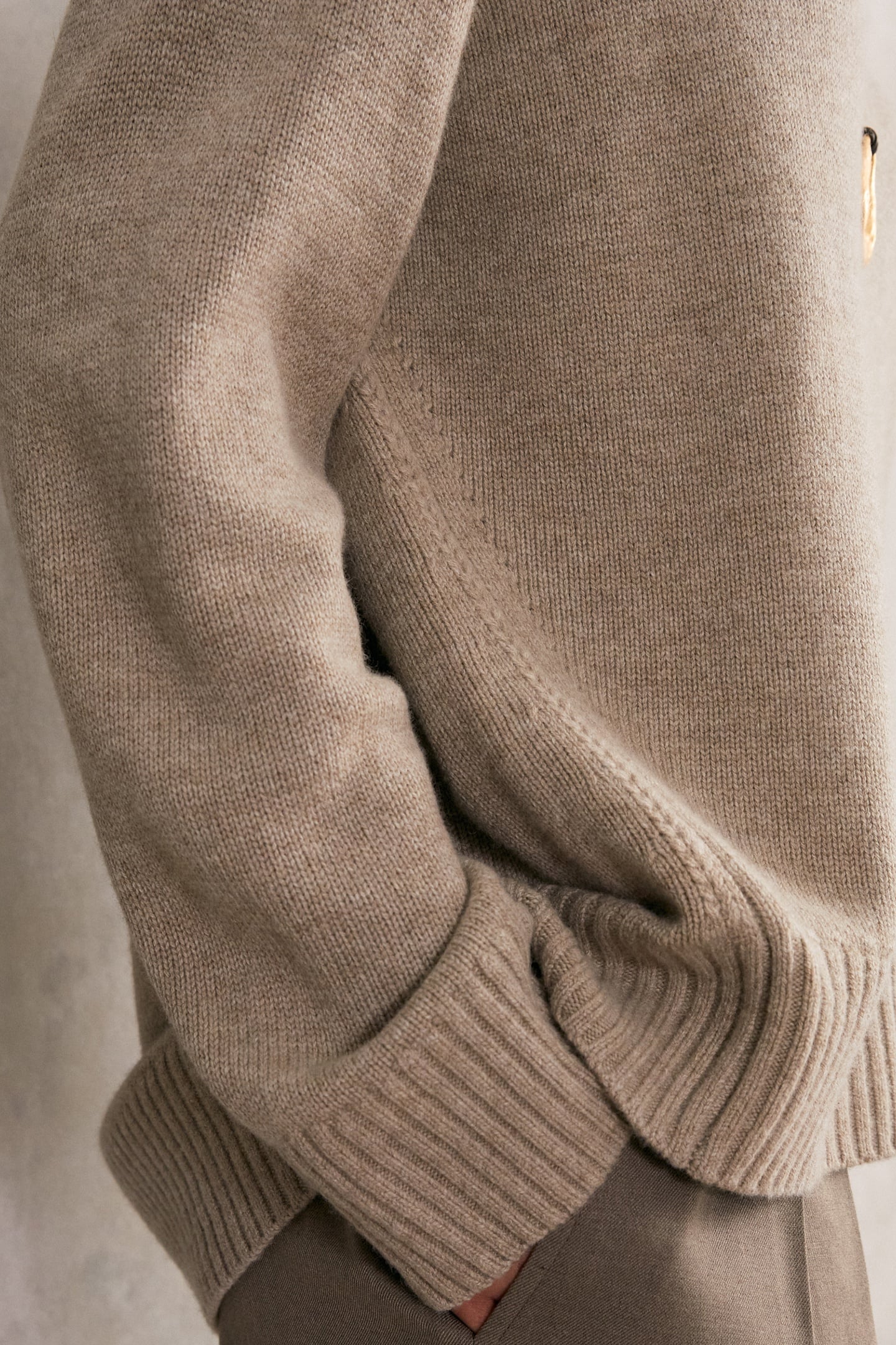 WOOL CASHMERE CREW NECK STONE 3