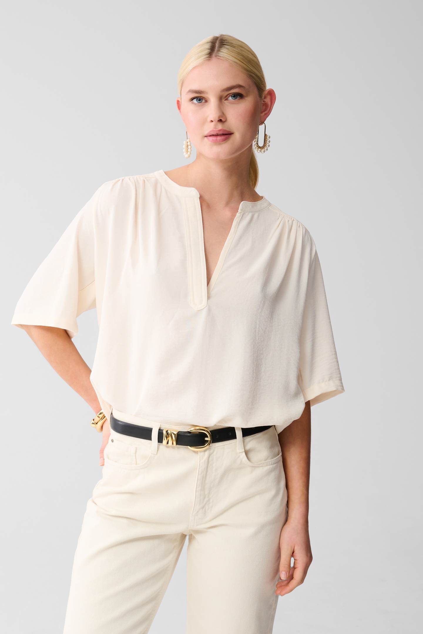 LA-SBTWIST SHORT SLEEVE TOP OFFWHITE 2