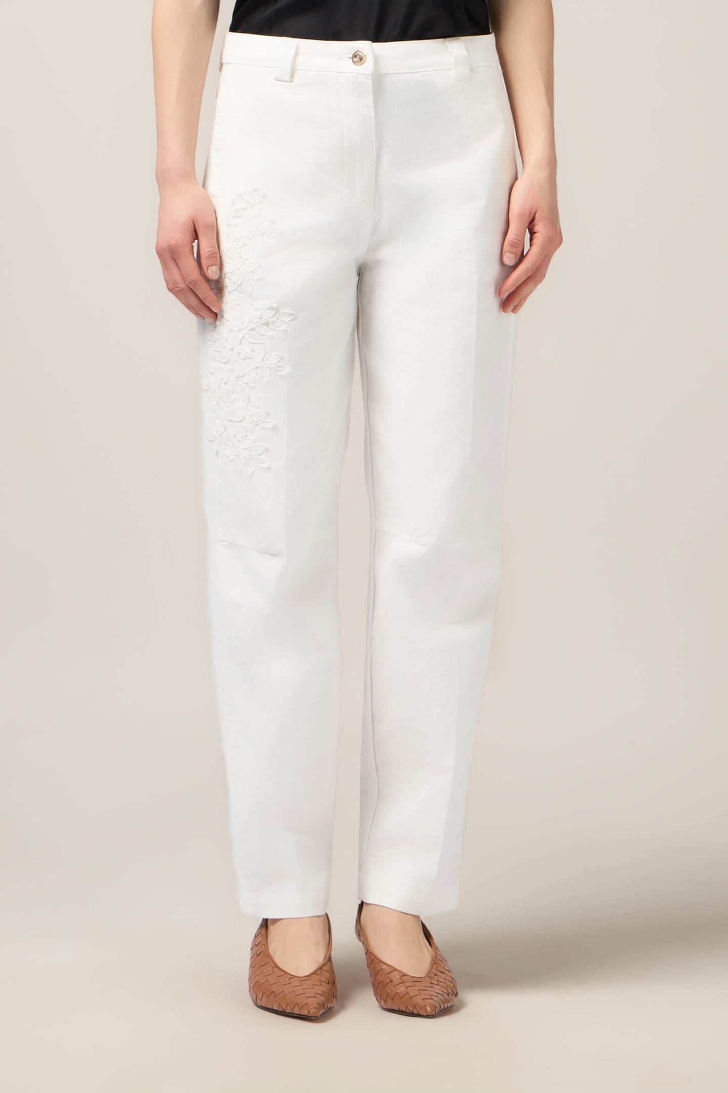 COTTON CHINOS WITH FLORAL EMBROIDERY WHITE 1