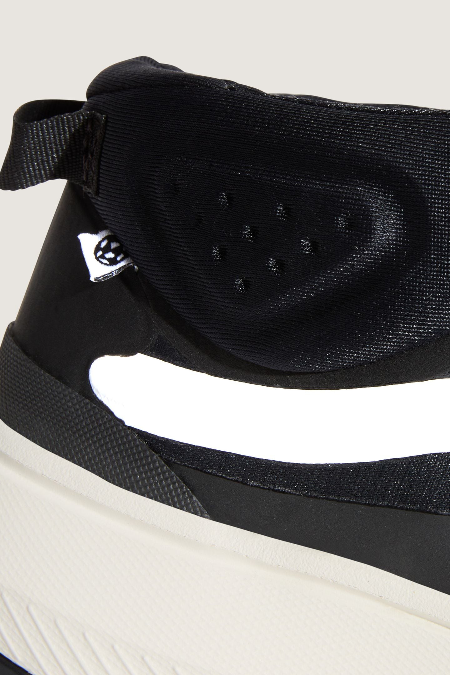 UNISEX CROSSPATH MID BLACK/WHITE 8