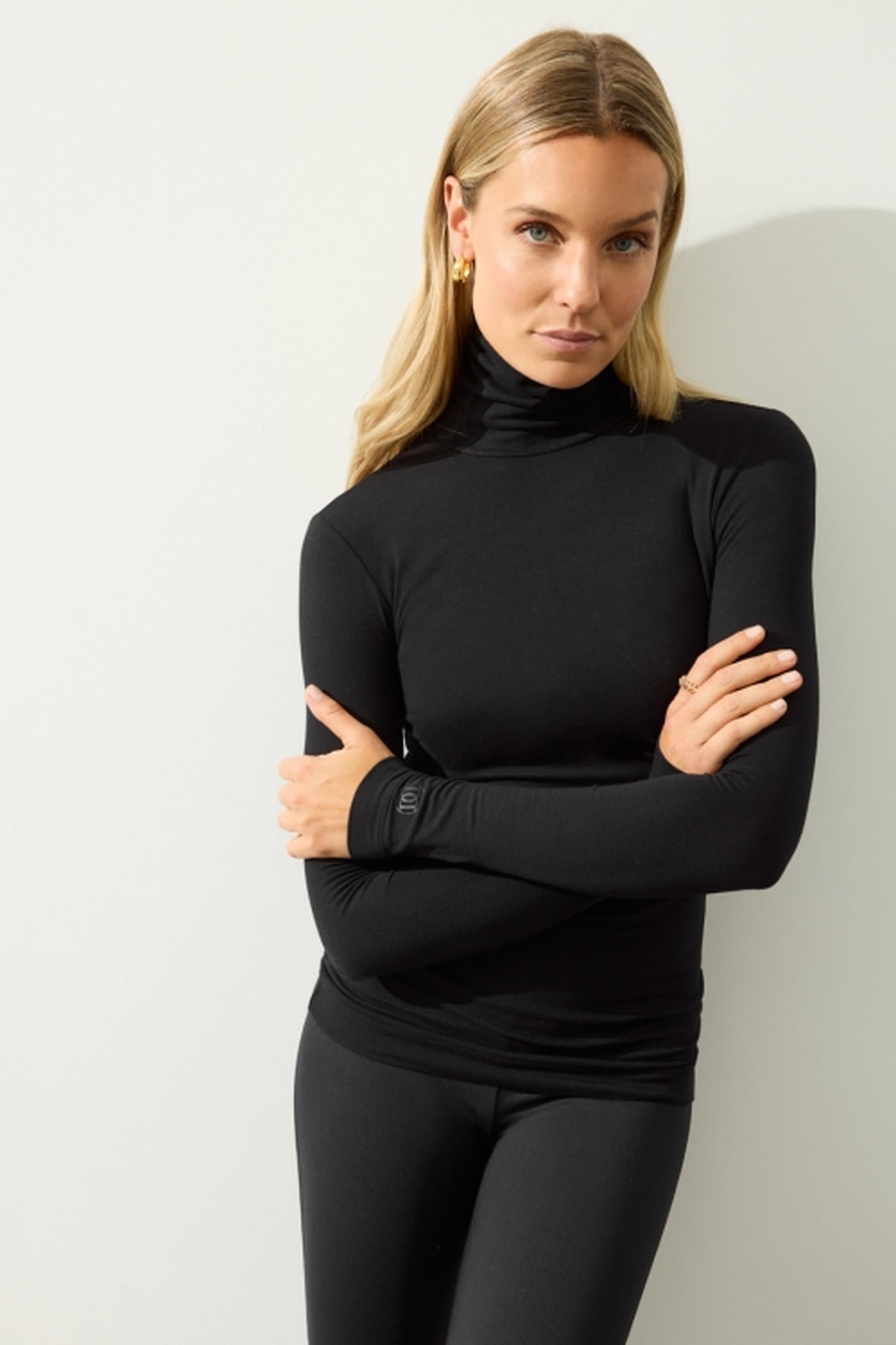 NOVA HIGH NECK BLACK 1