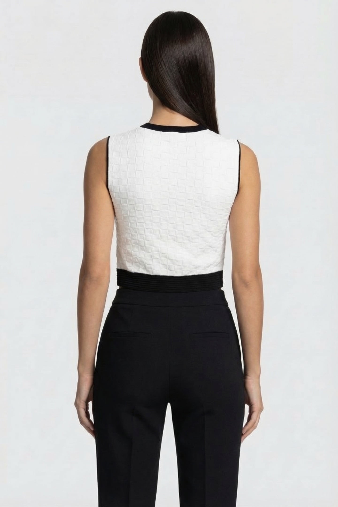 OFF WHITE CONTRAST SLEEVELESS KNIT TOP 2