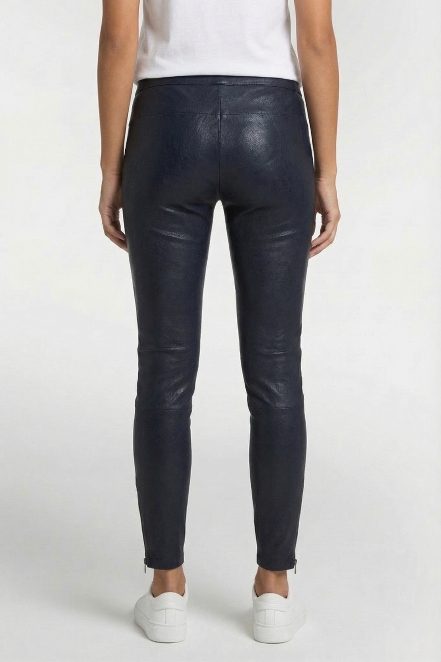 VANESSA DARK NIGHT 2