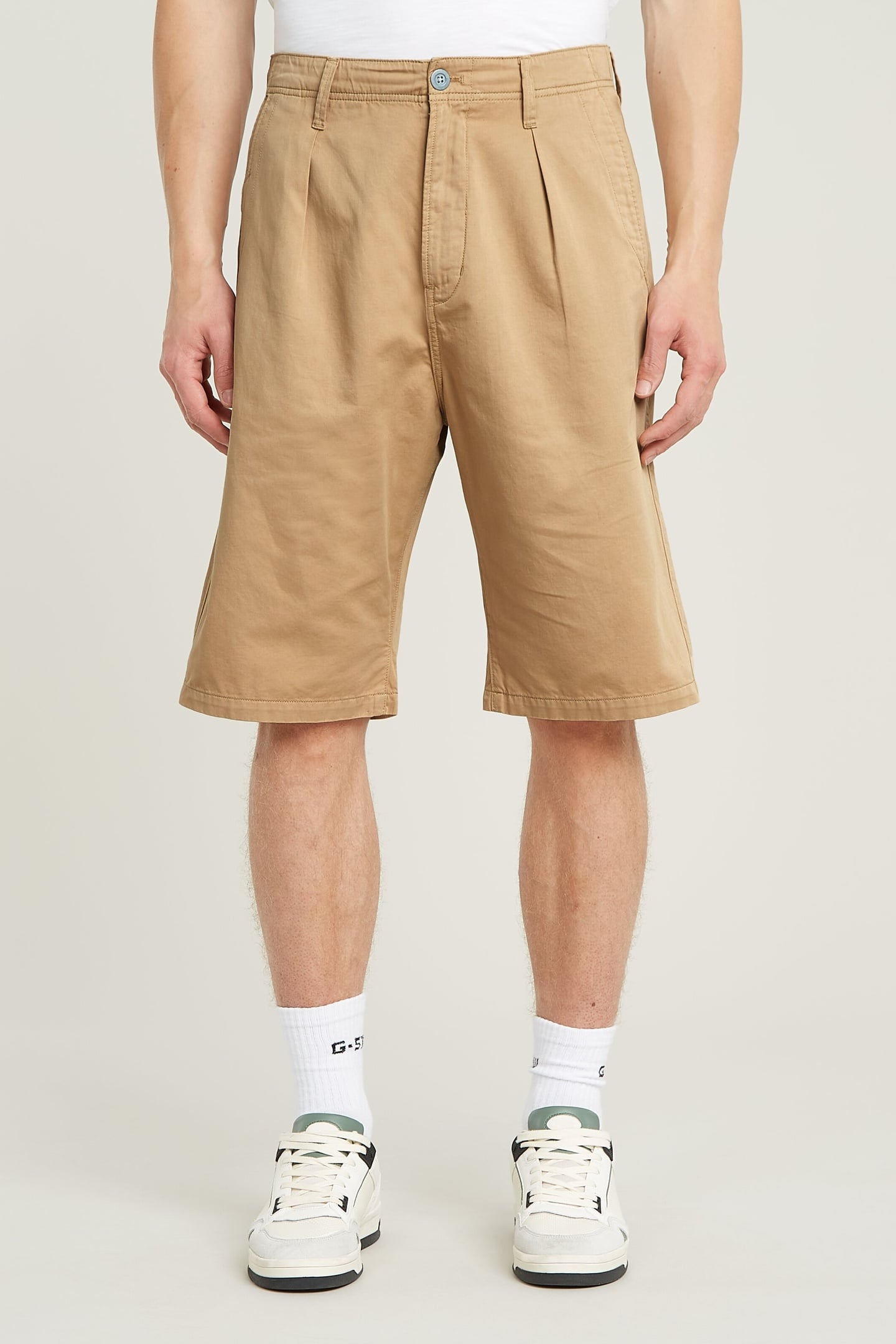 PLEATED CHINO SHORT LION GD 2