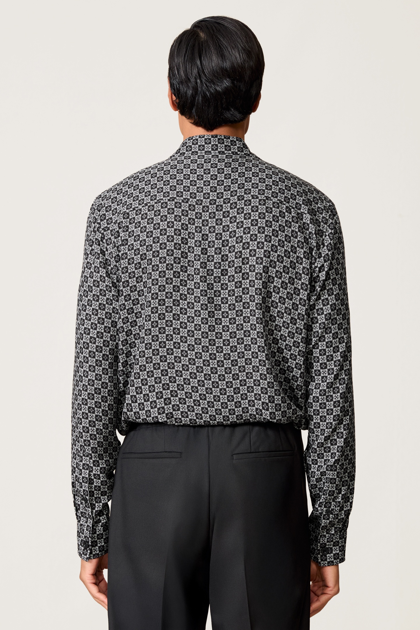 LS MEDALLION PRINTED SHIRT BLACK 3