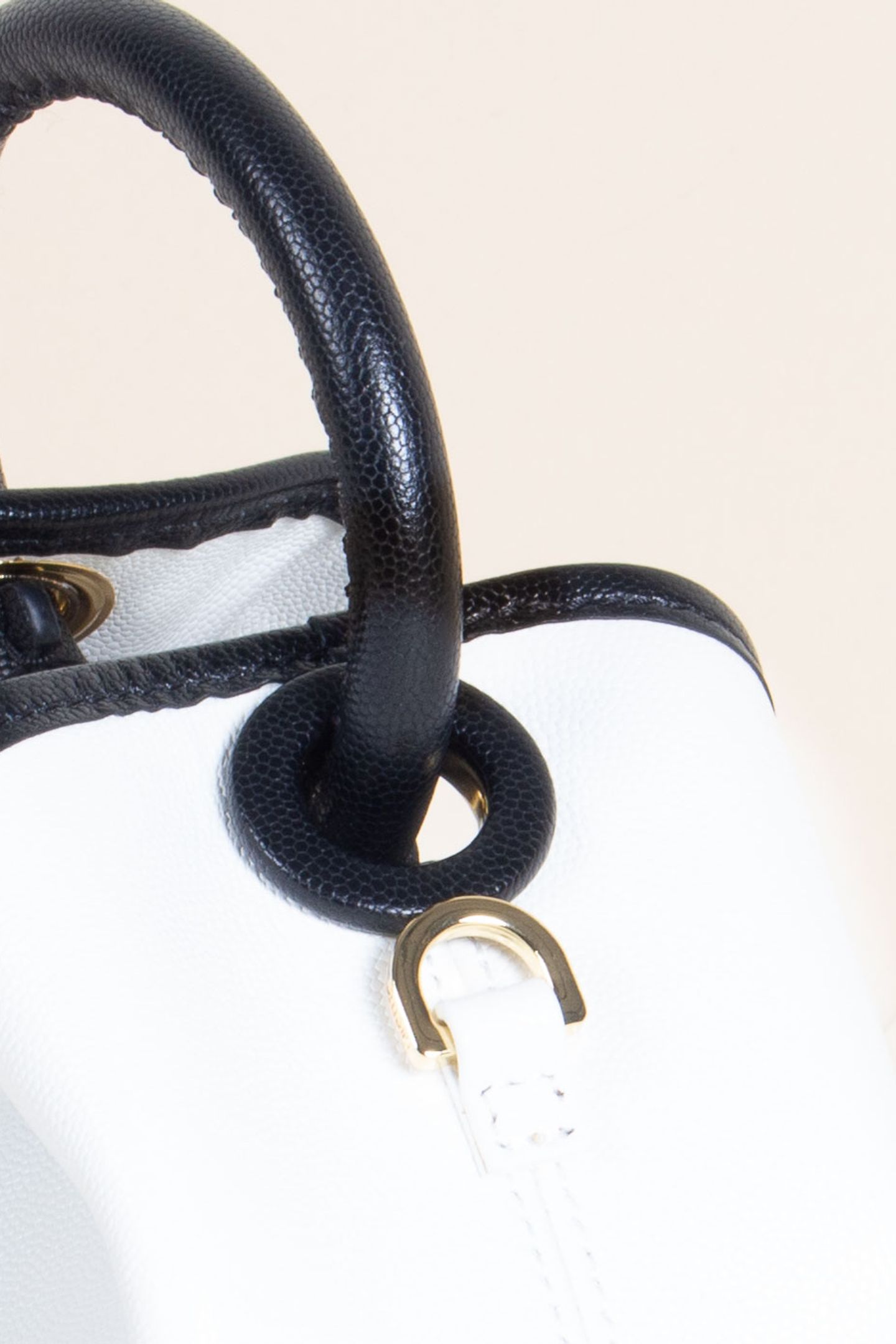 BAOZI CAVIAR WHITE/BLACK 4