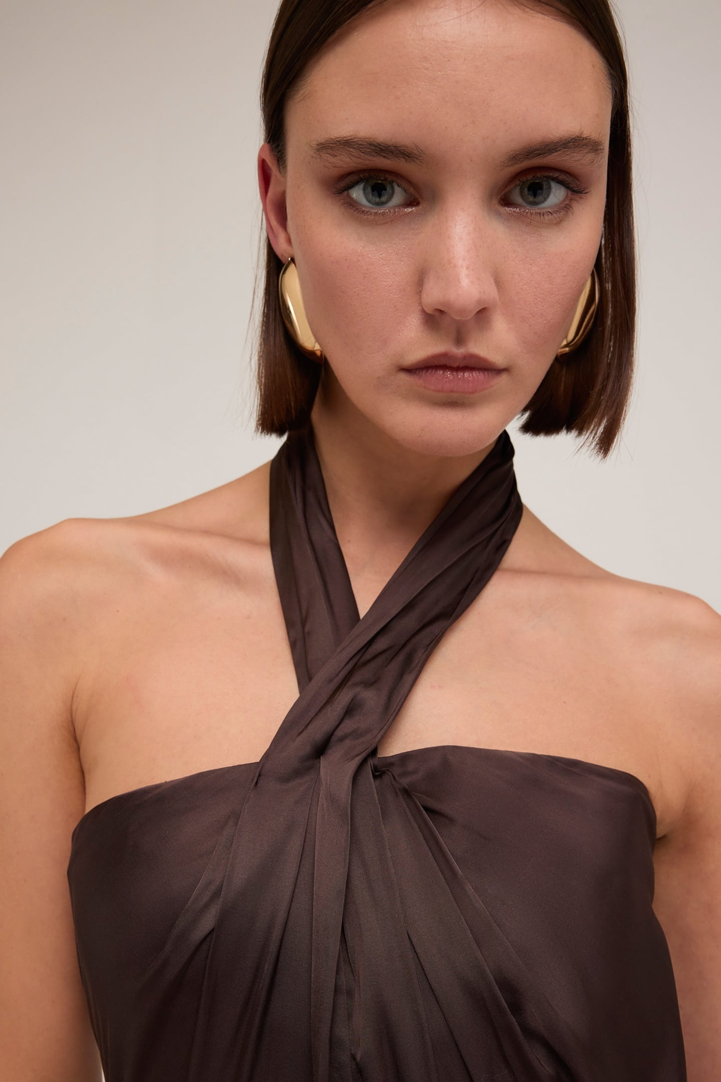 SHINY SATIN HALTERNECK DRESS BROWN 4
