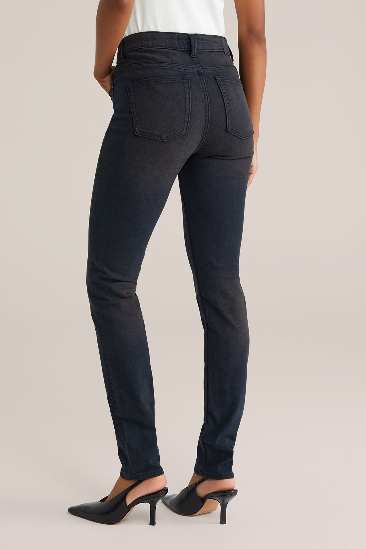 5-POCKET HIGH RISE BLACK 2