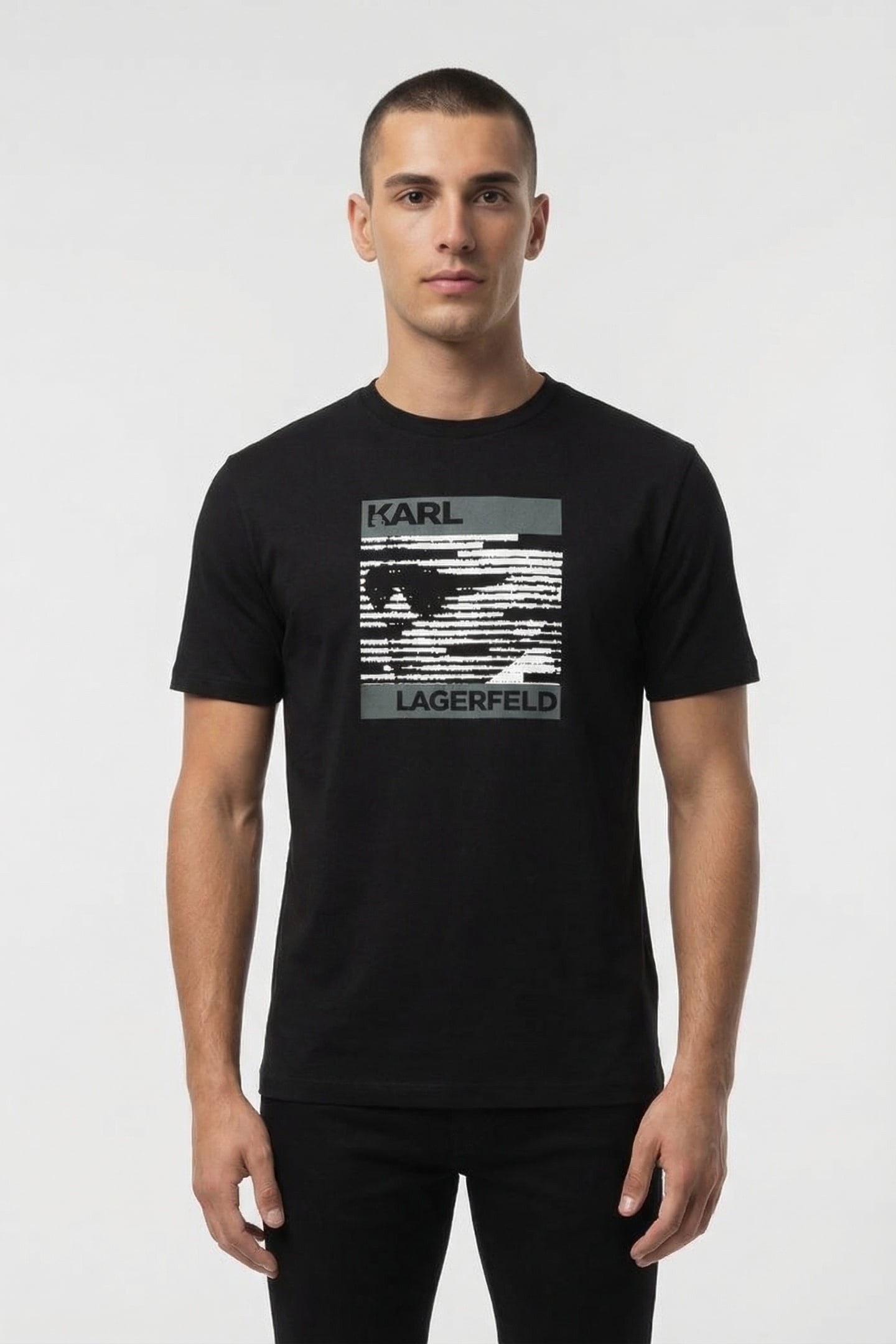 BLACK T-SHIRT CREWNECK 1