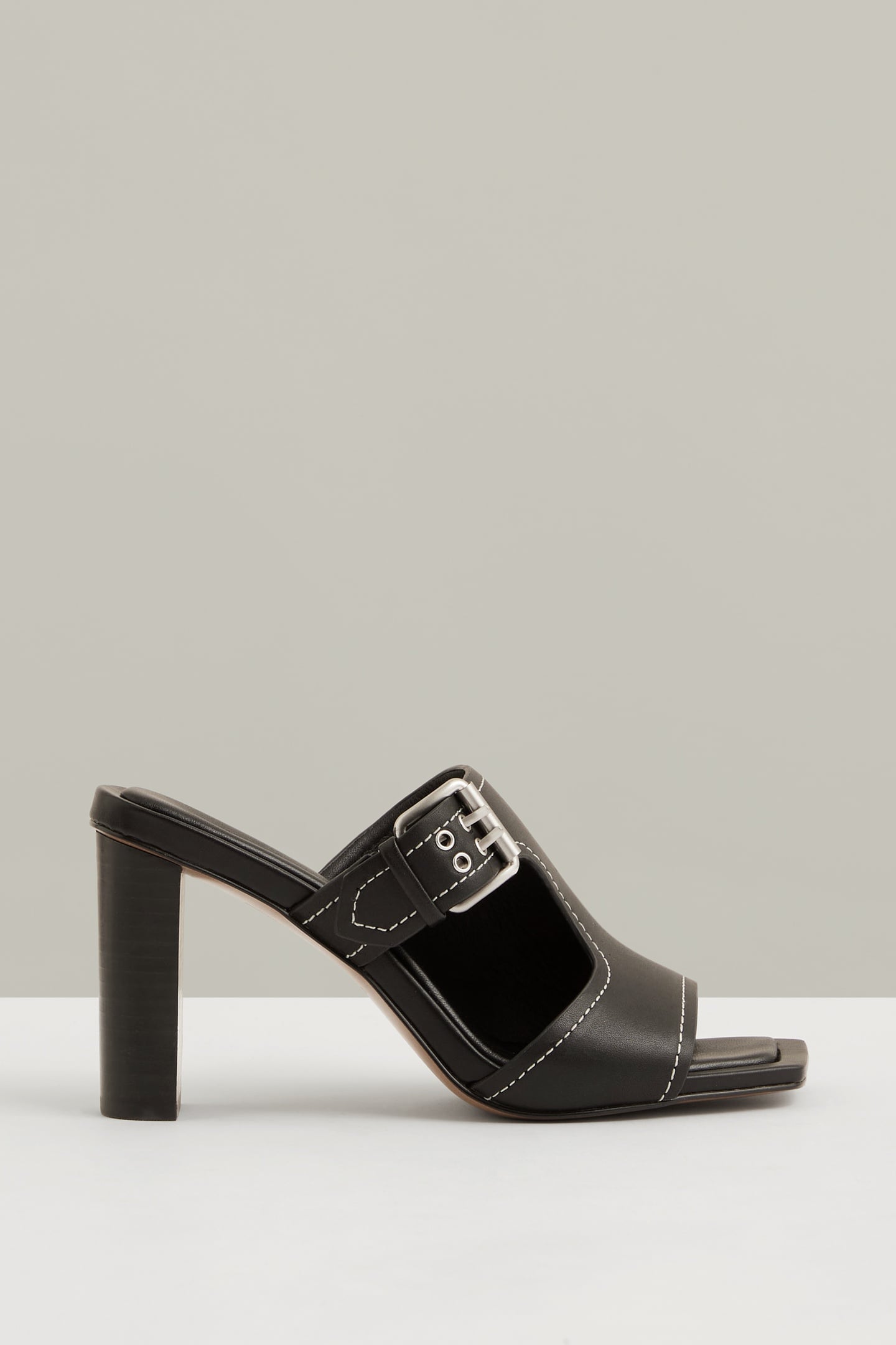 BUCKLE HEEL BLACK 1